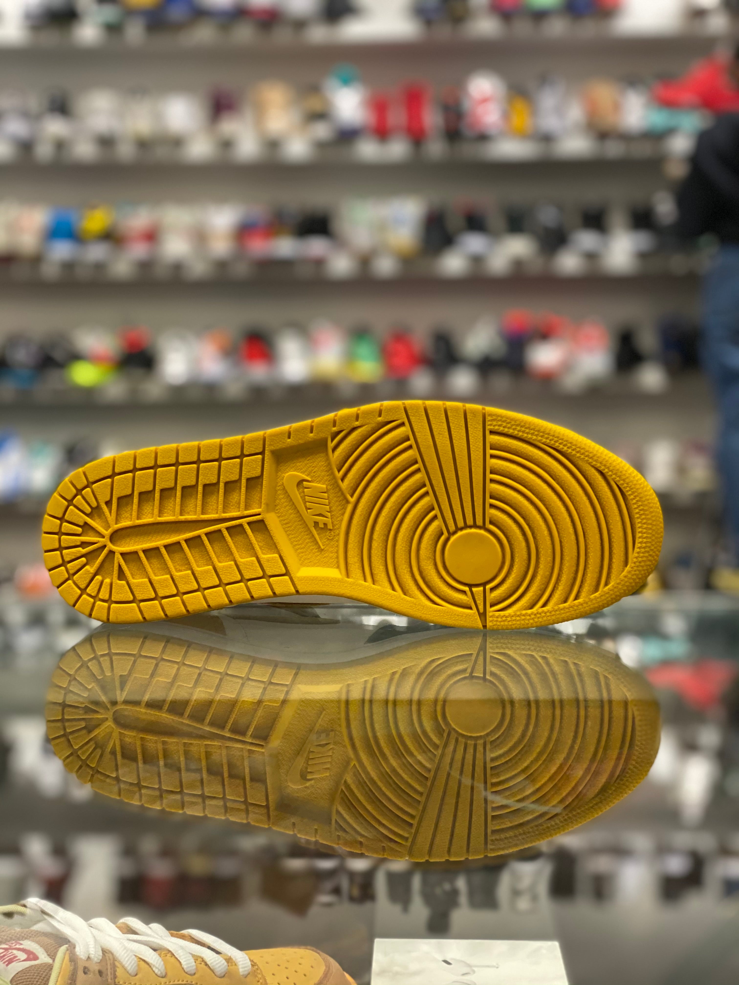 Air Jordan 1 Retro “Yellow Orche”