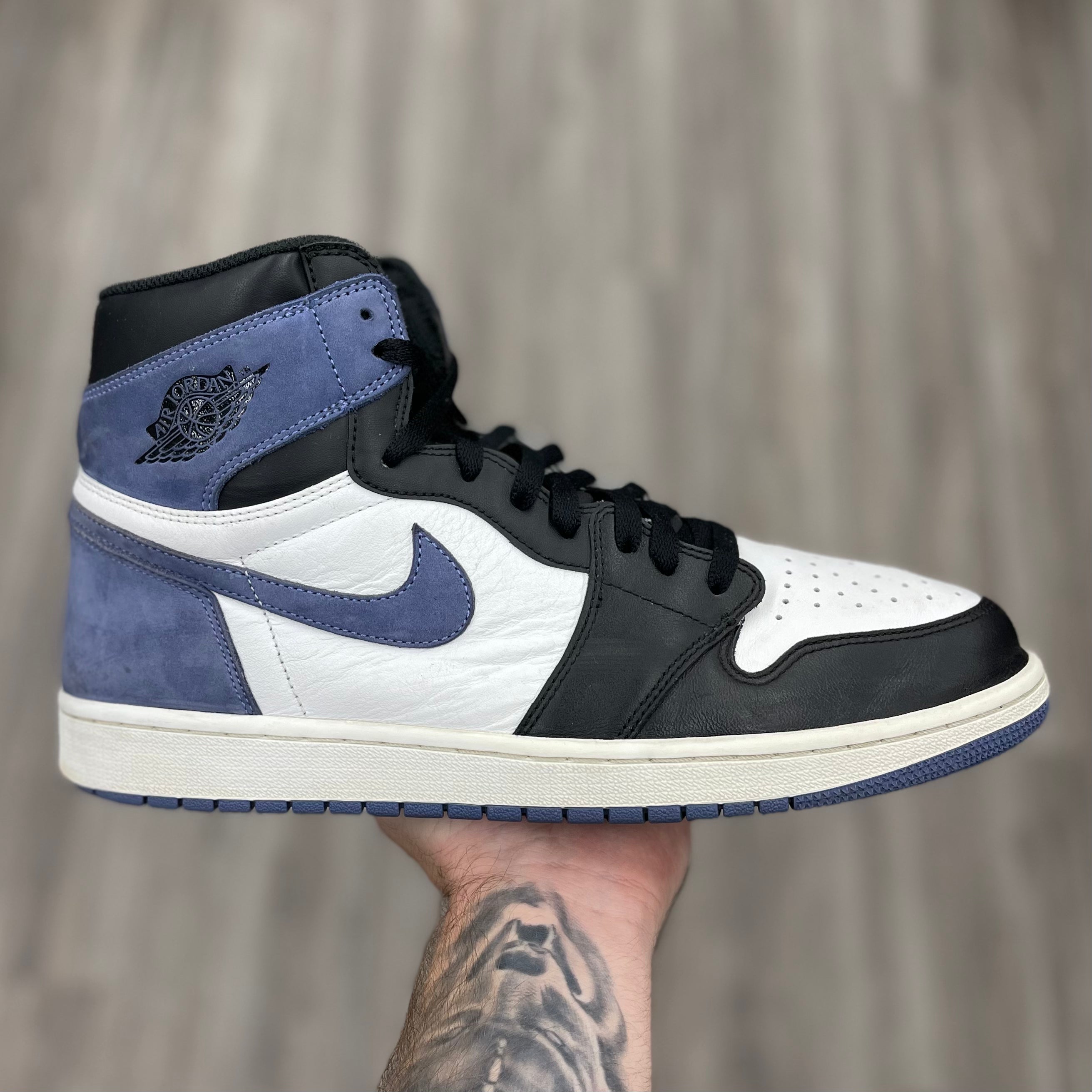 Air Jordan Retro 1 “Blue Moon”