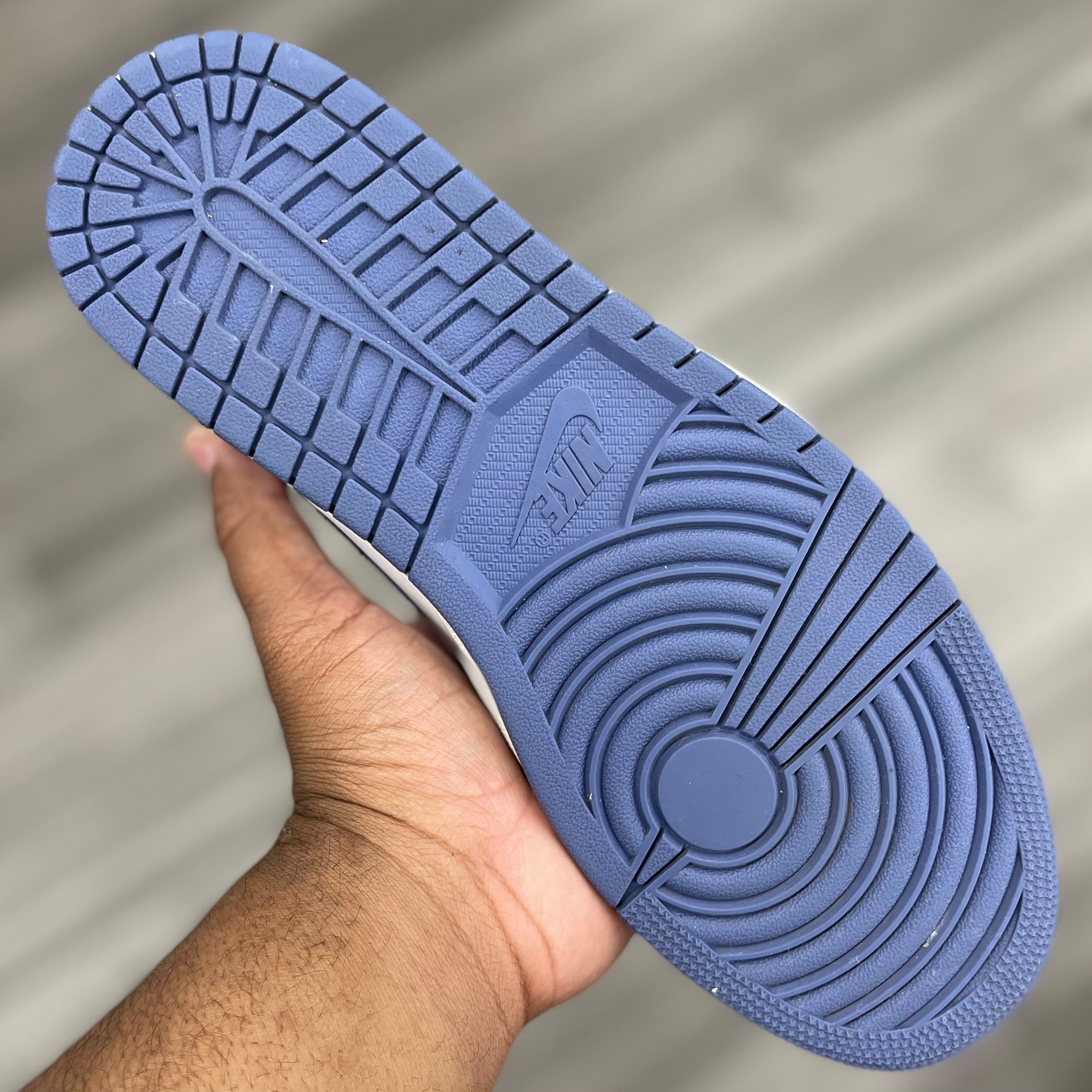 Air Jordan Retro 1 “Blue Moon”