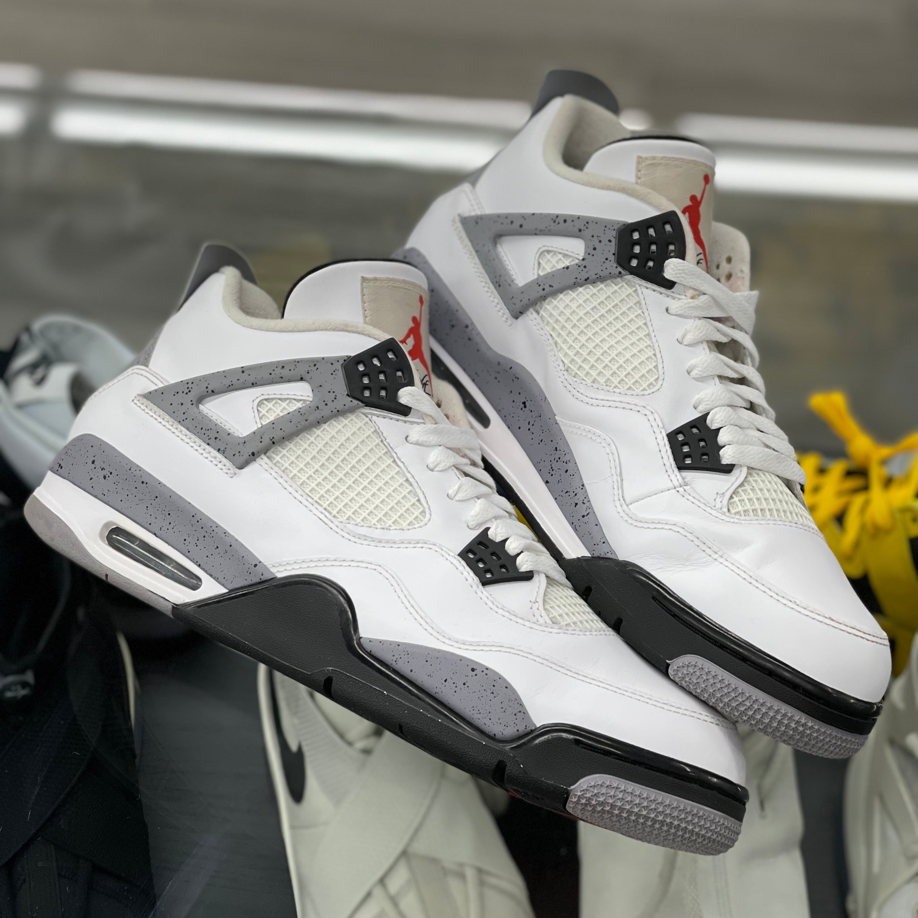 Air Jordan 4 Retro “White Cement 2012”