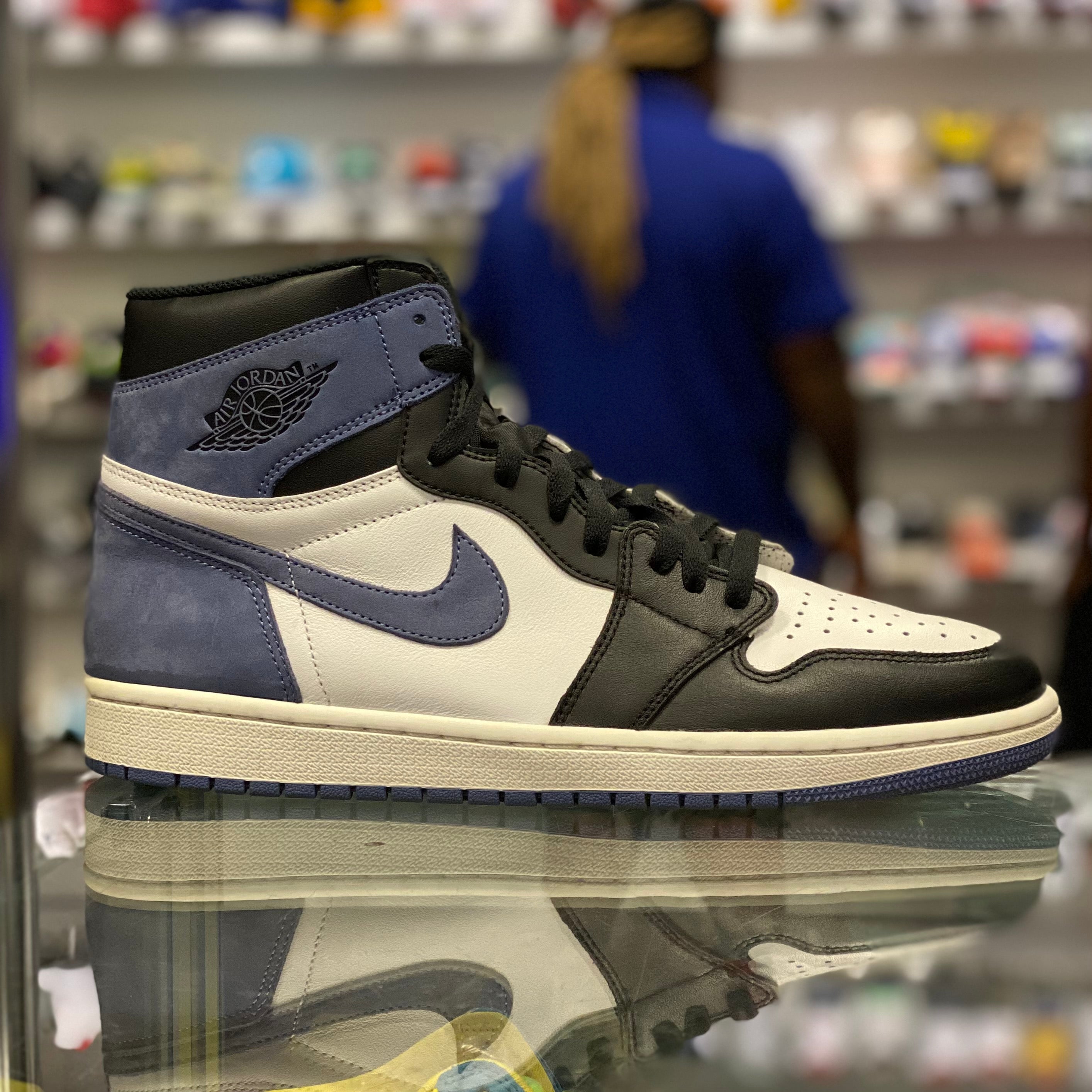 Air Jordan Retro 1 “Blue Moon”