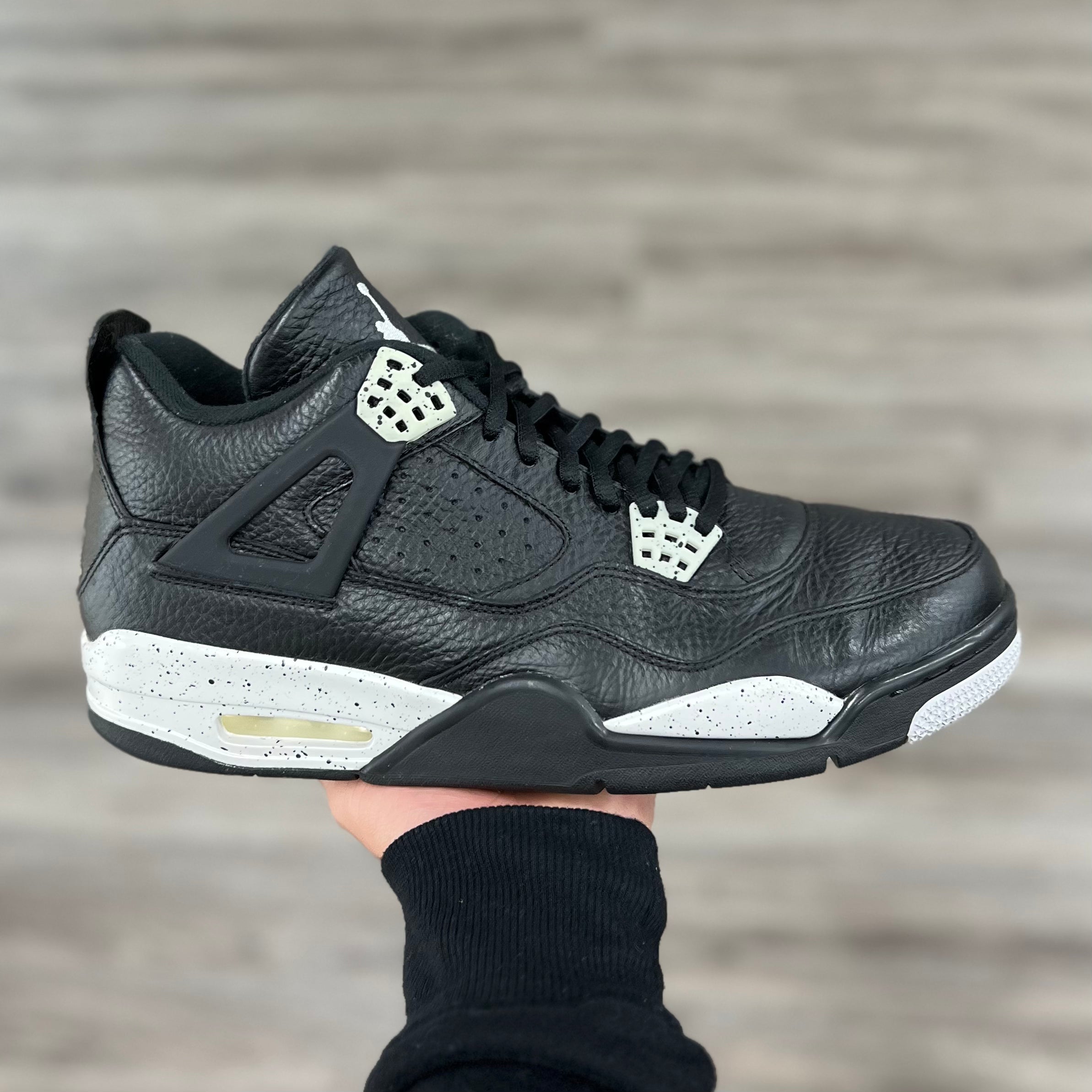 Air Jordan 4 Retro “Oreo”