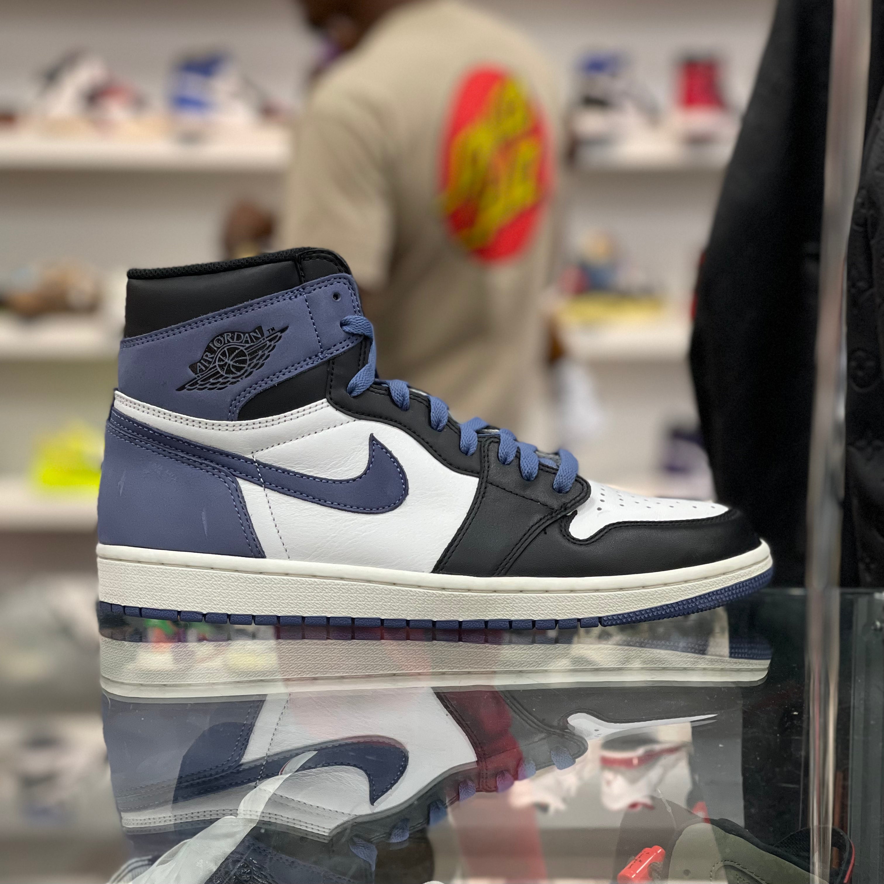 Air Jordan Retro 1 “Blue Moon”