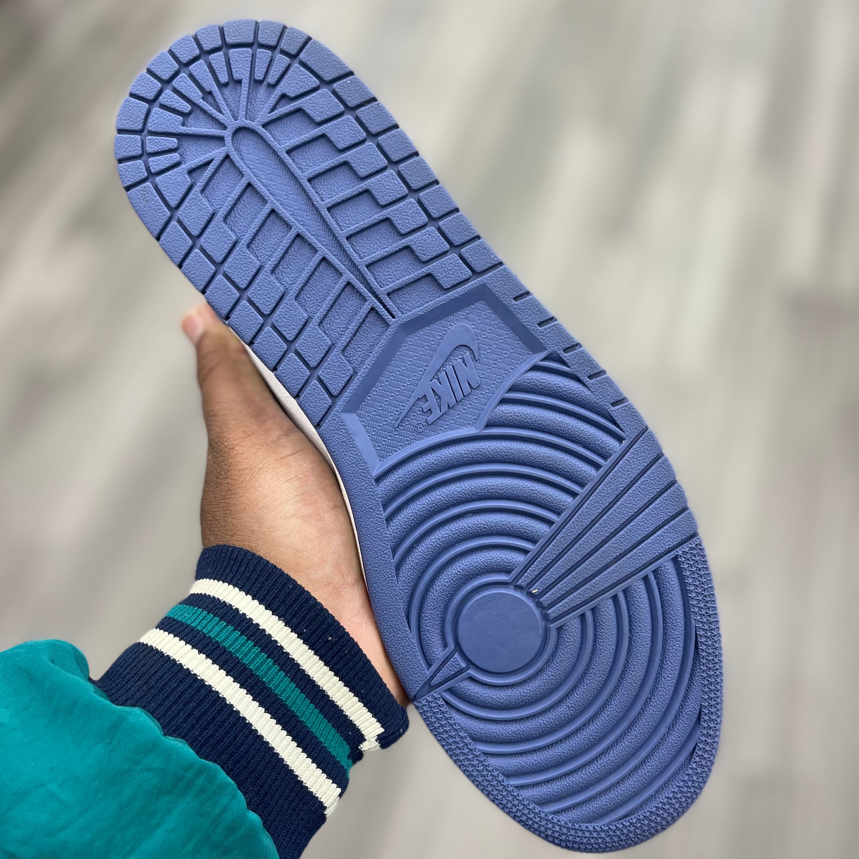 Air Jordan Retro 1 “Blue Moon”
