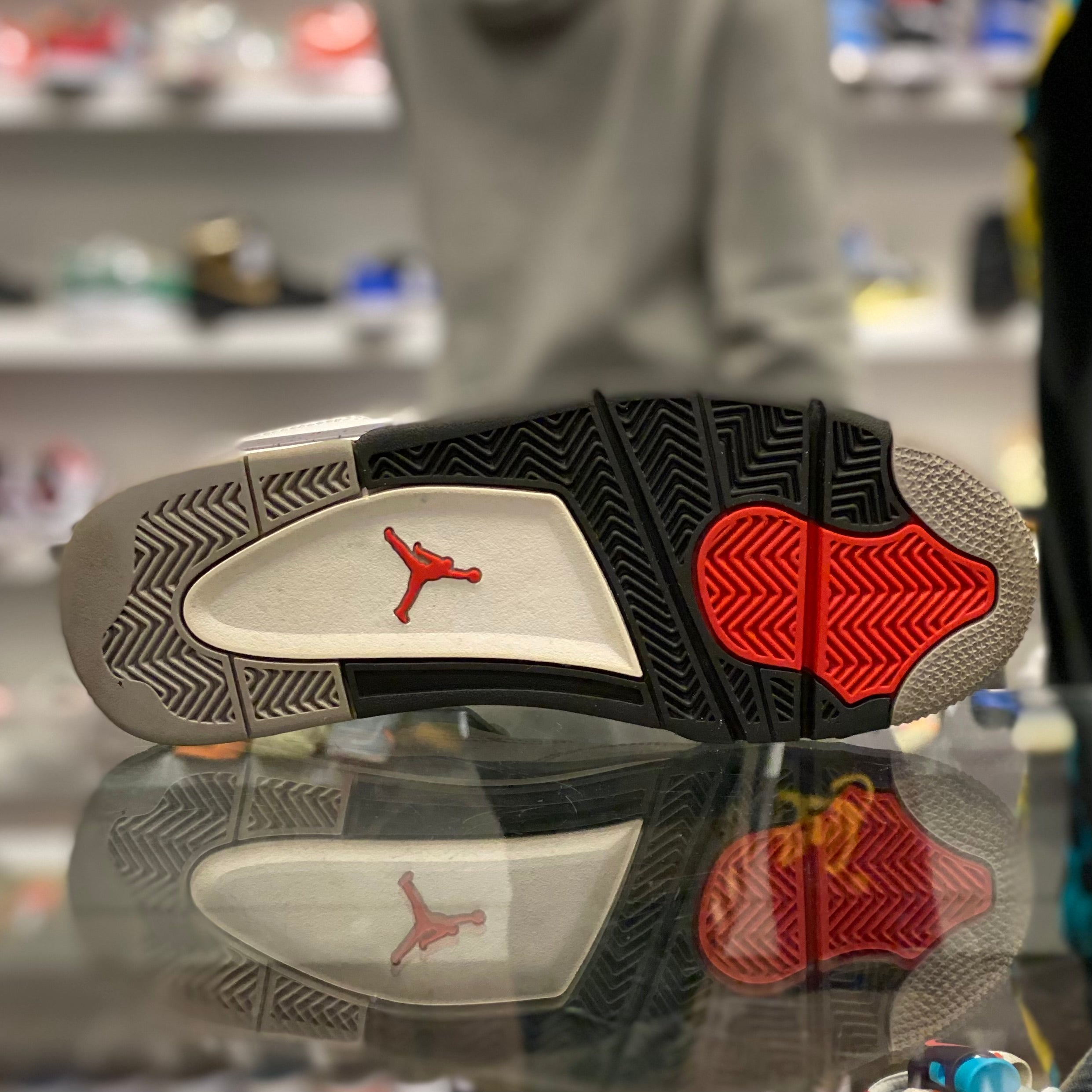 Air Jordan 4 Retro “White Cement 2012”