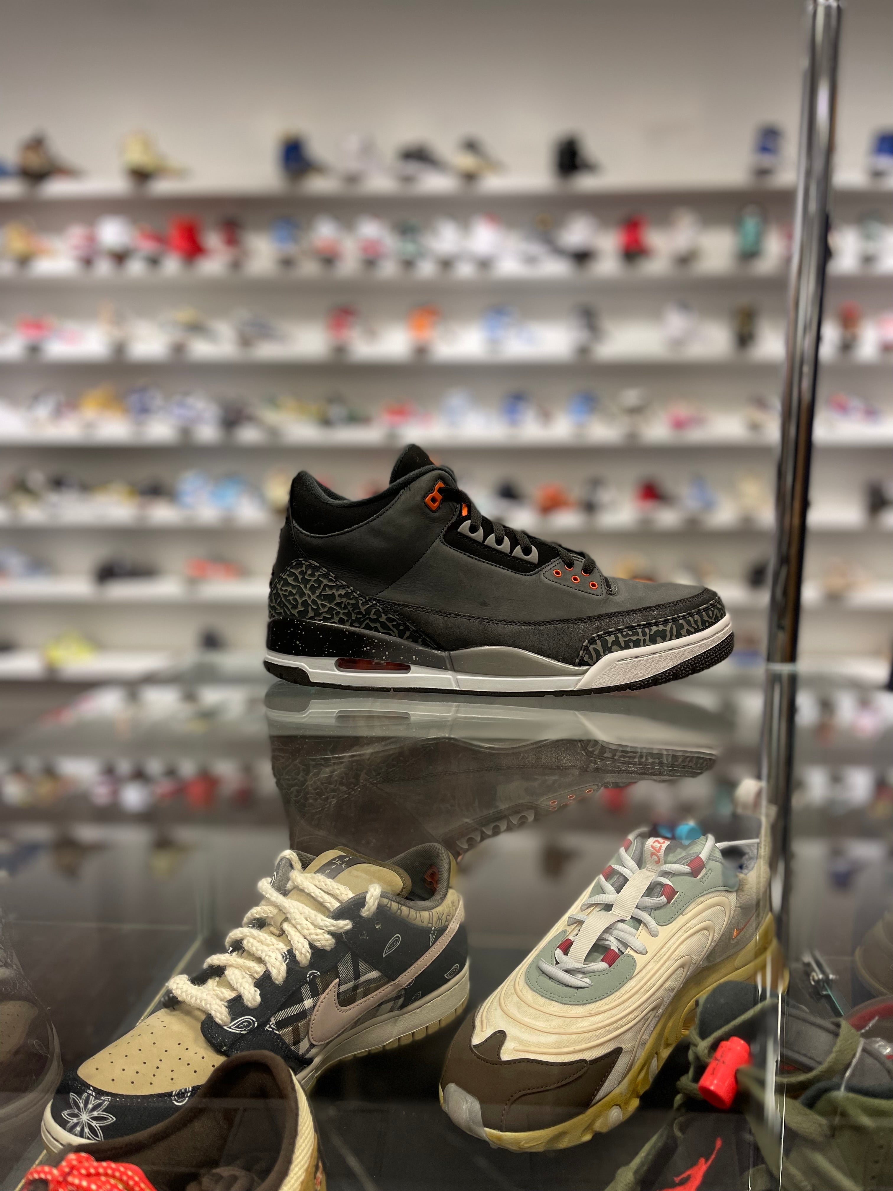 Air Jordan 3 Retro “Fear”
