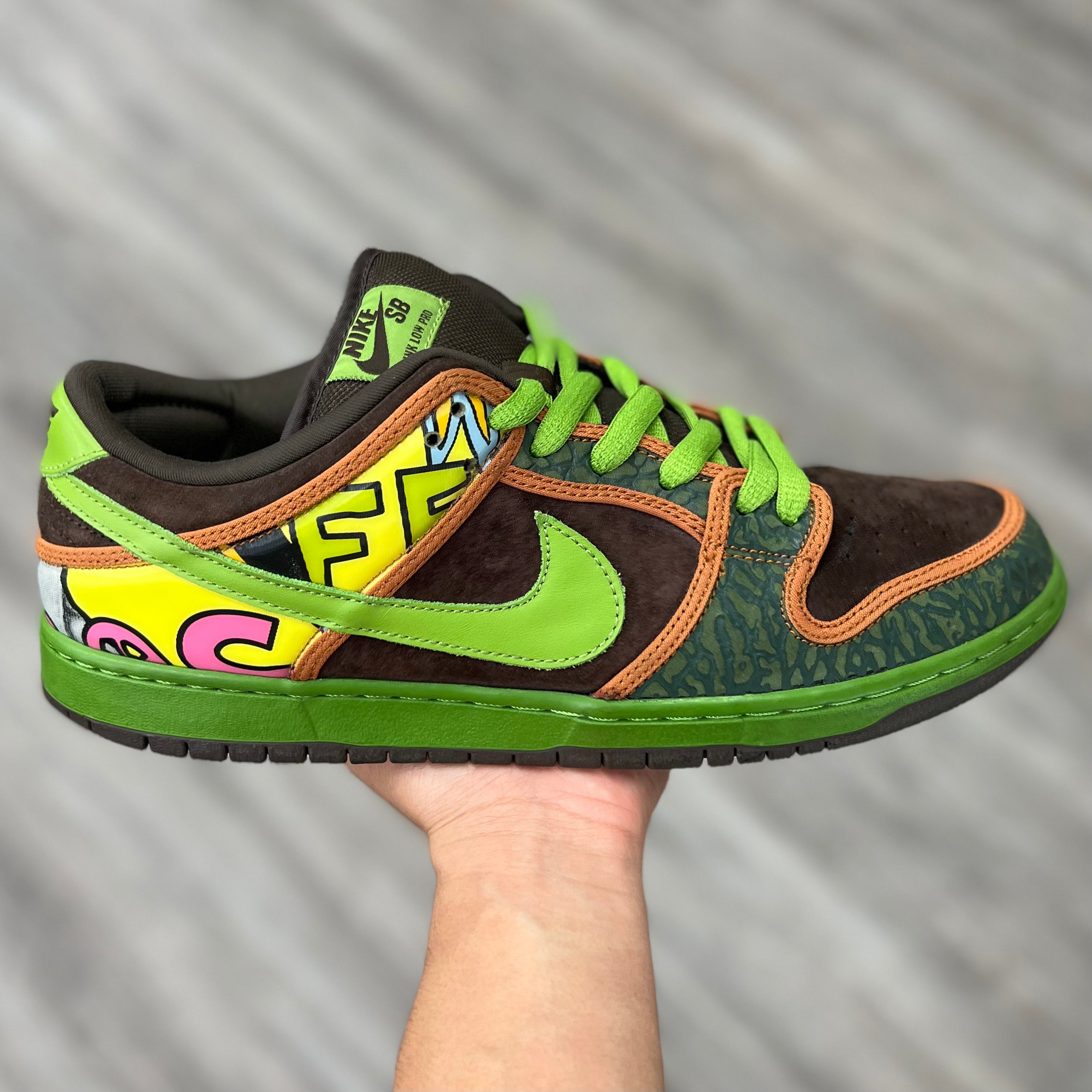 Nike SB Dunk Low “De La Soul”