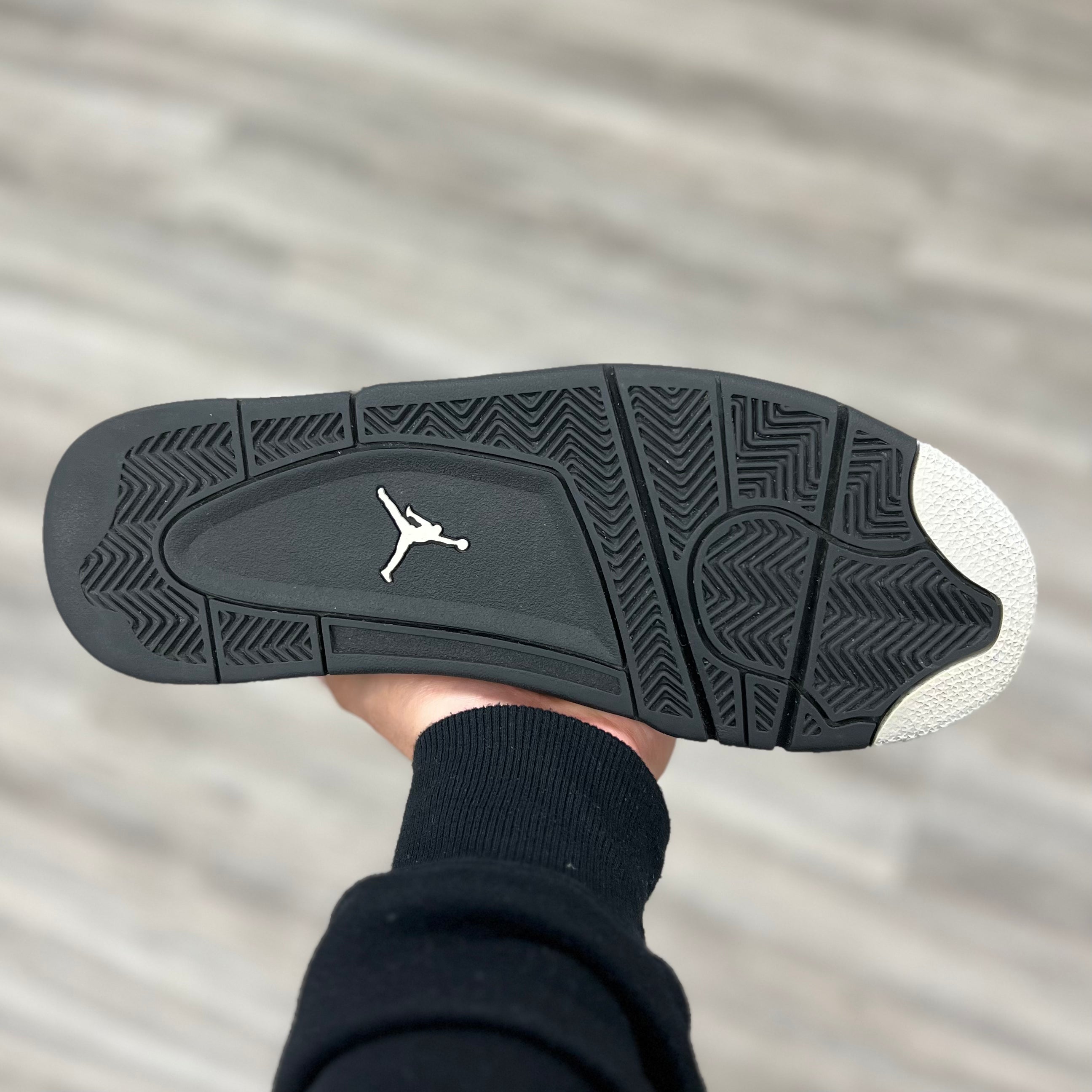 Air Jordan 4 Retro “Oreo”