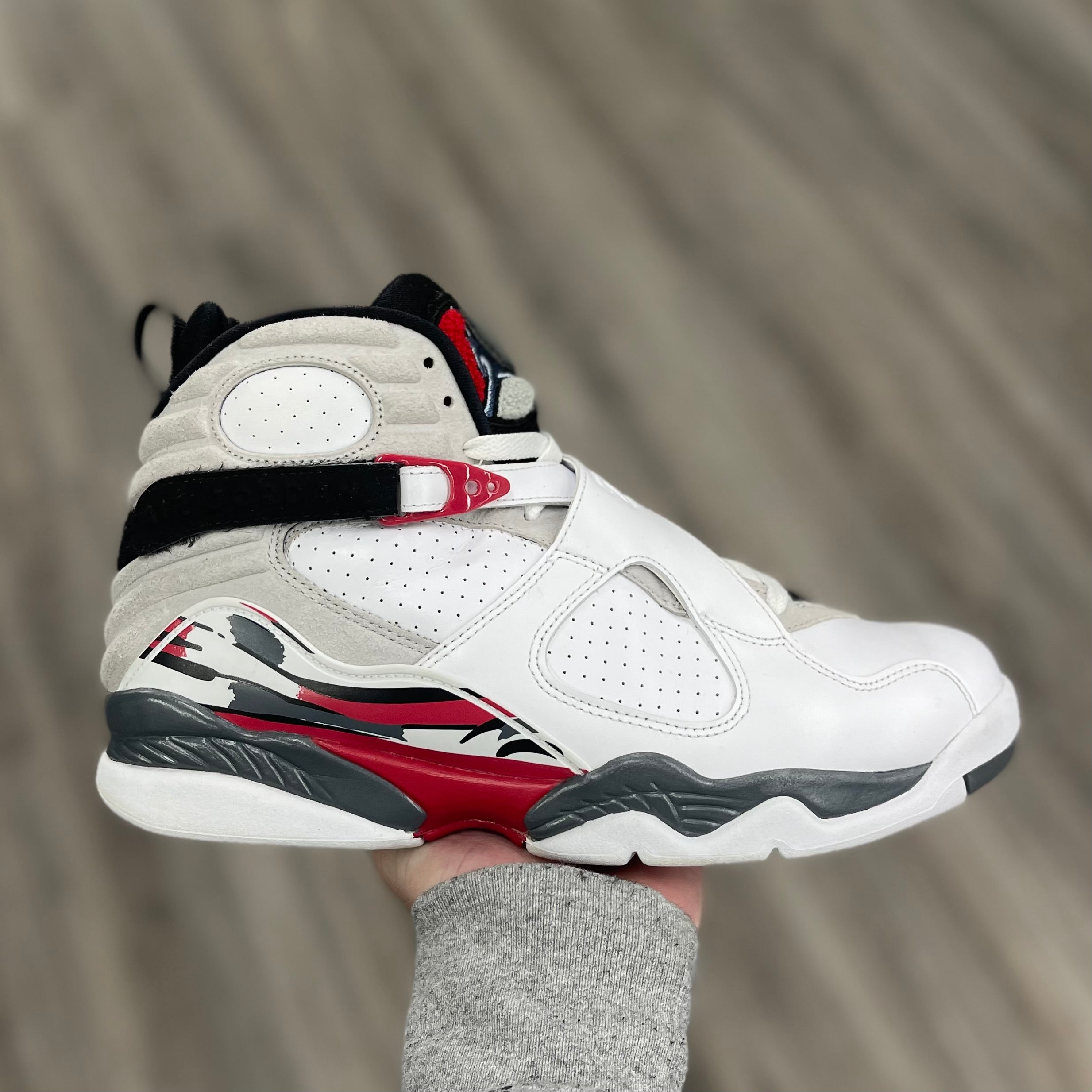Air Jordan 8 Retro “Bugs Bunny”