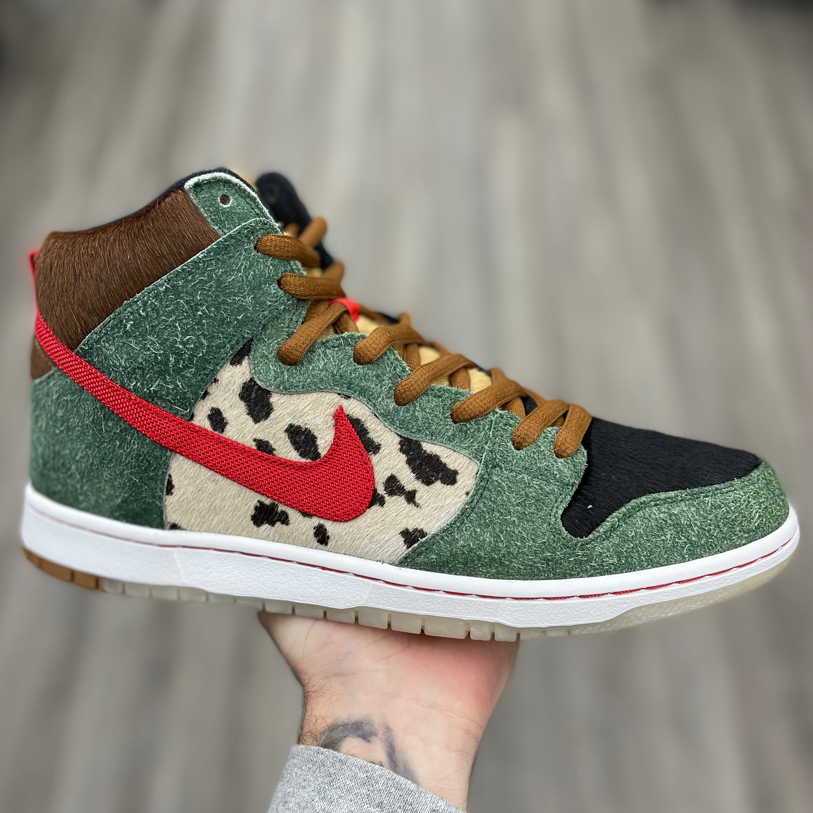 Nike SB Dunk High “Dog Walker”