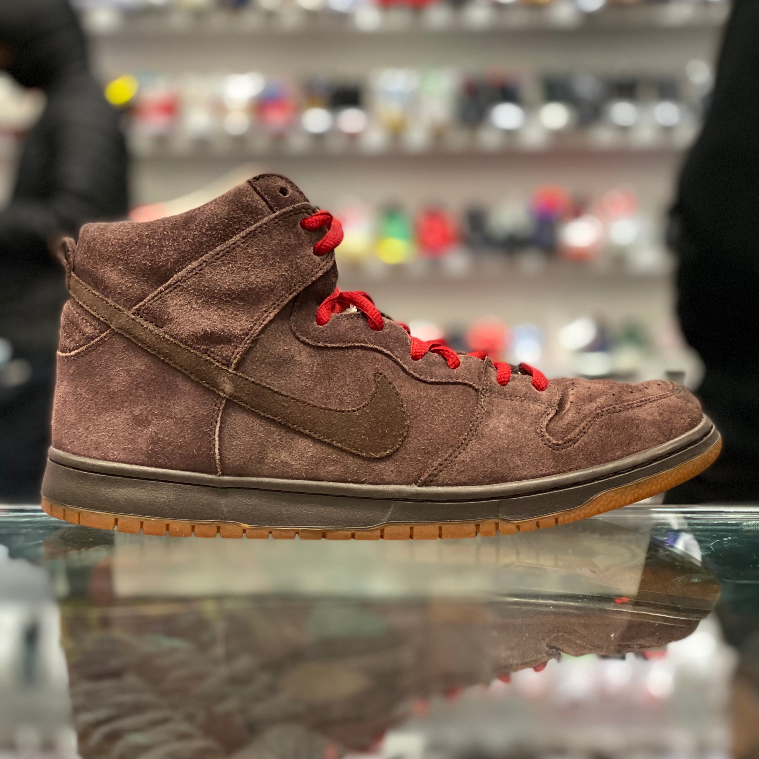 Nike SB Dunk High “Budweiser”
