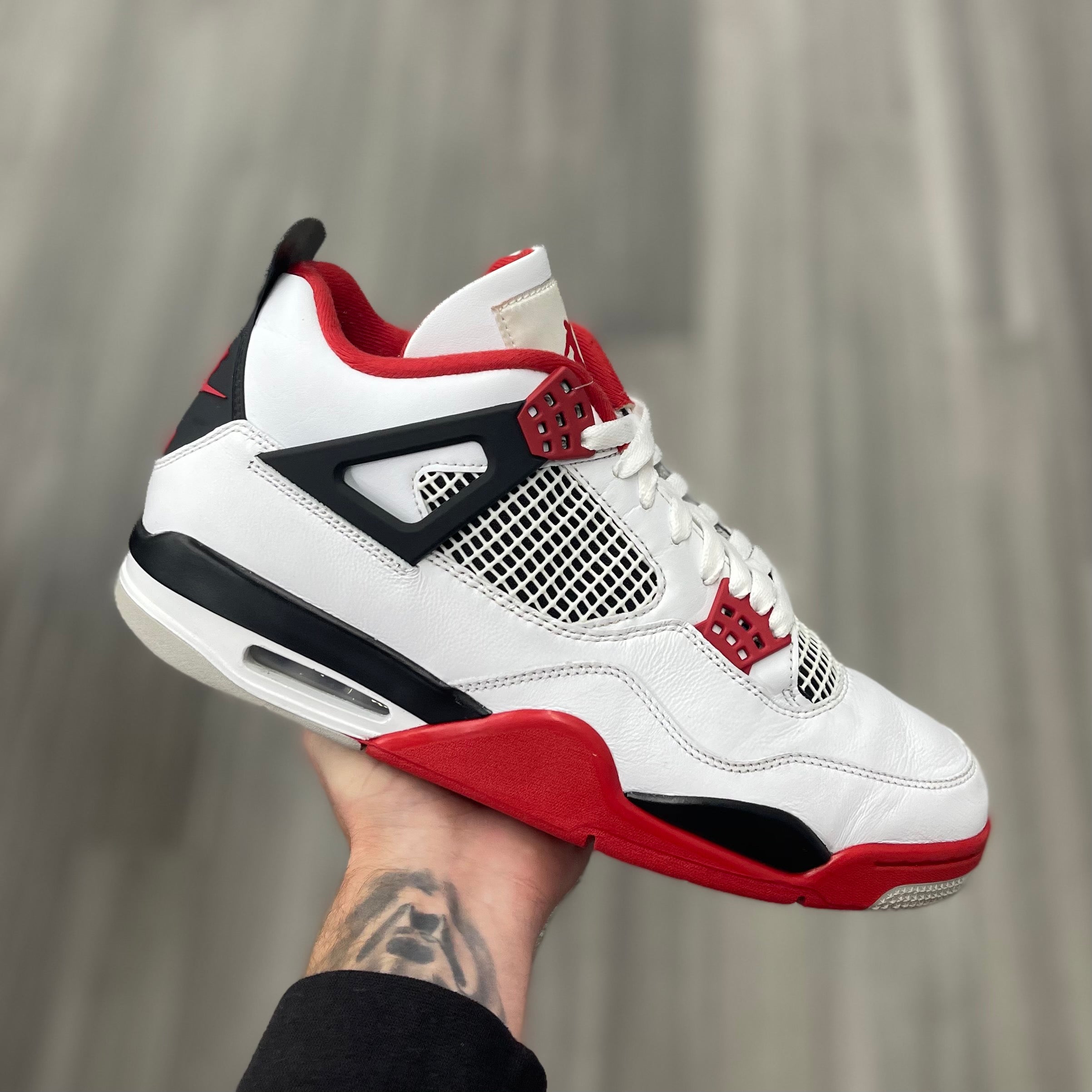Air Jordan 4 Retro “Fire Red”