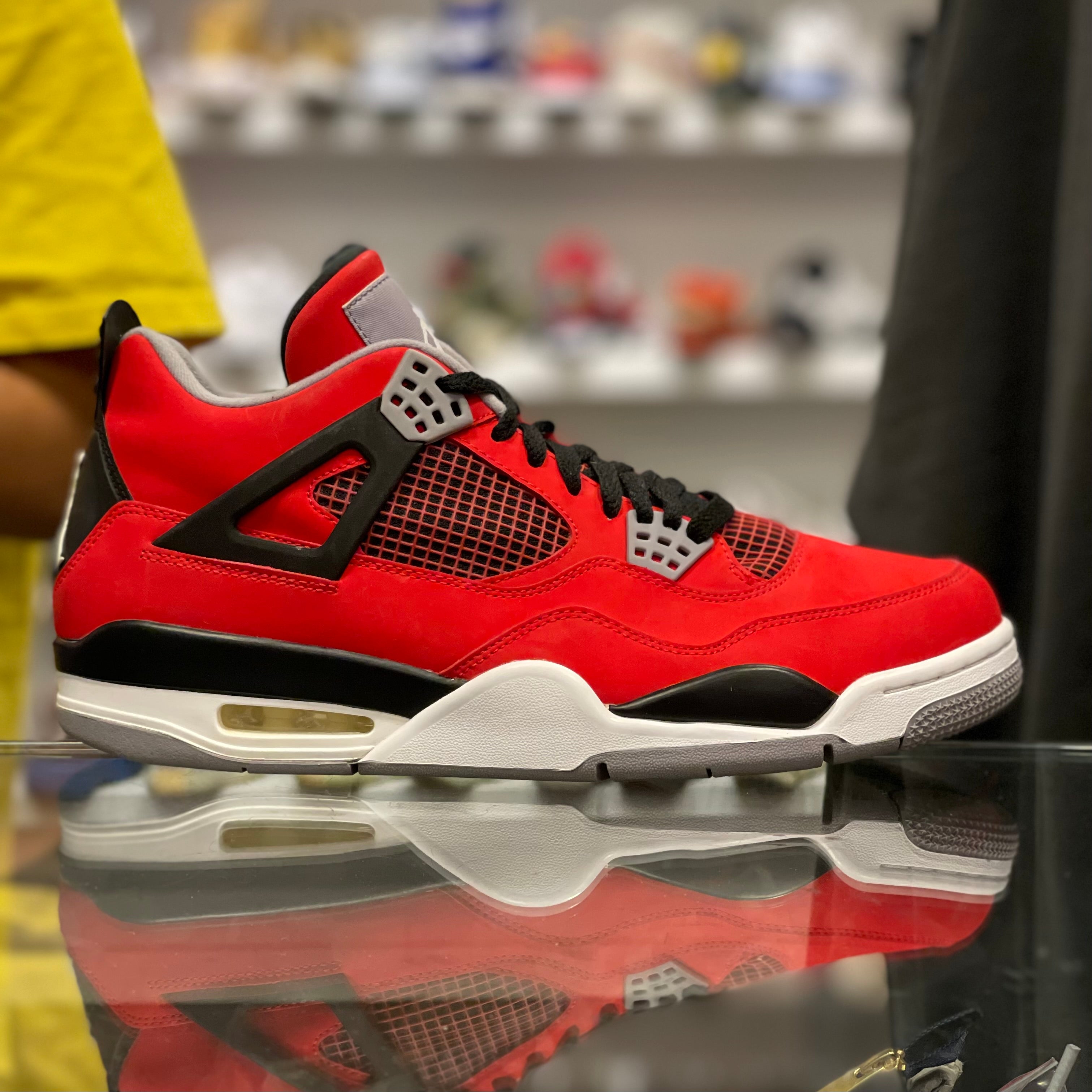Air Jordan 4 Retro “Toro”