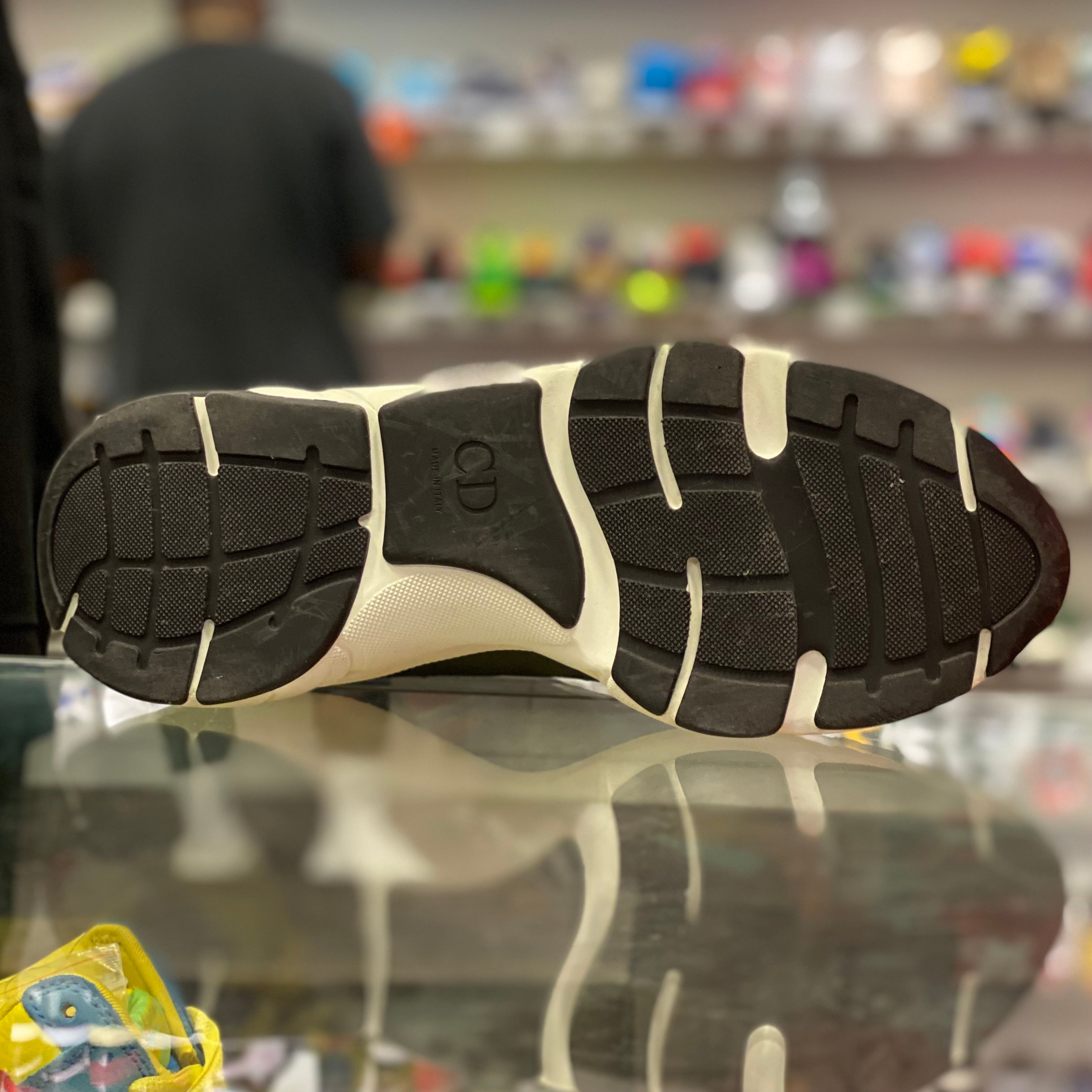 Dior B22 “Black”