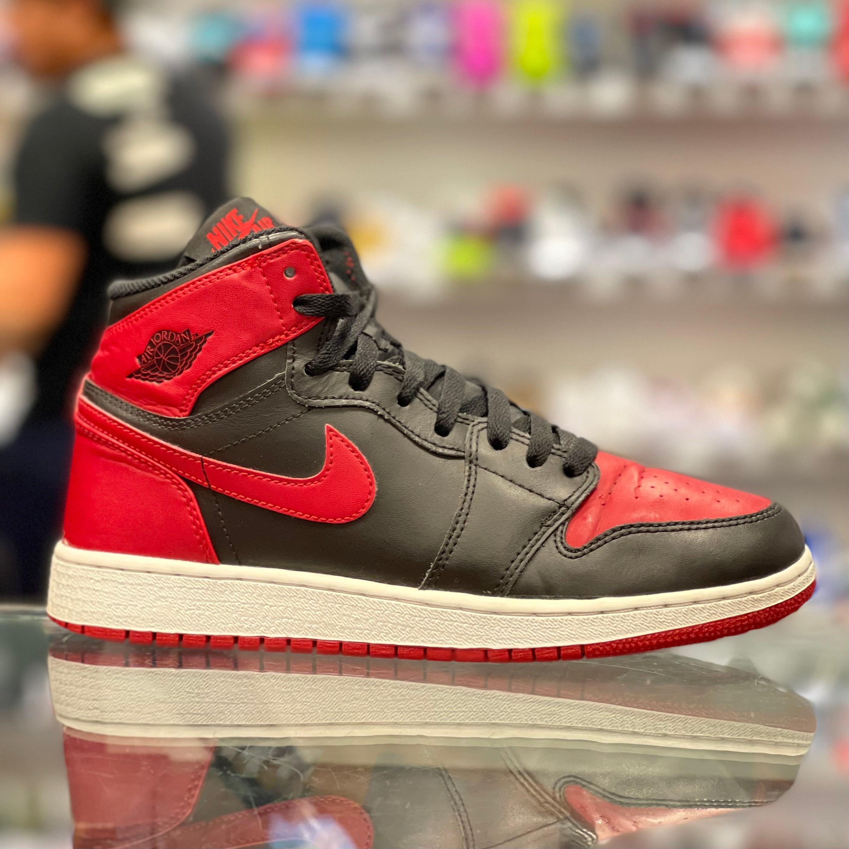 Air Jordan Retro 1 “2013 Bred”