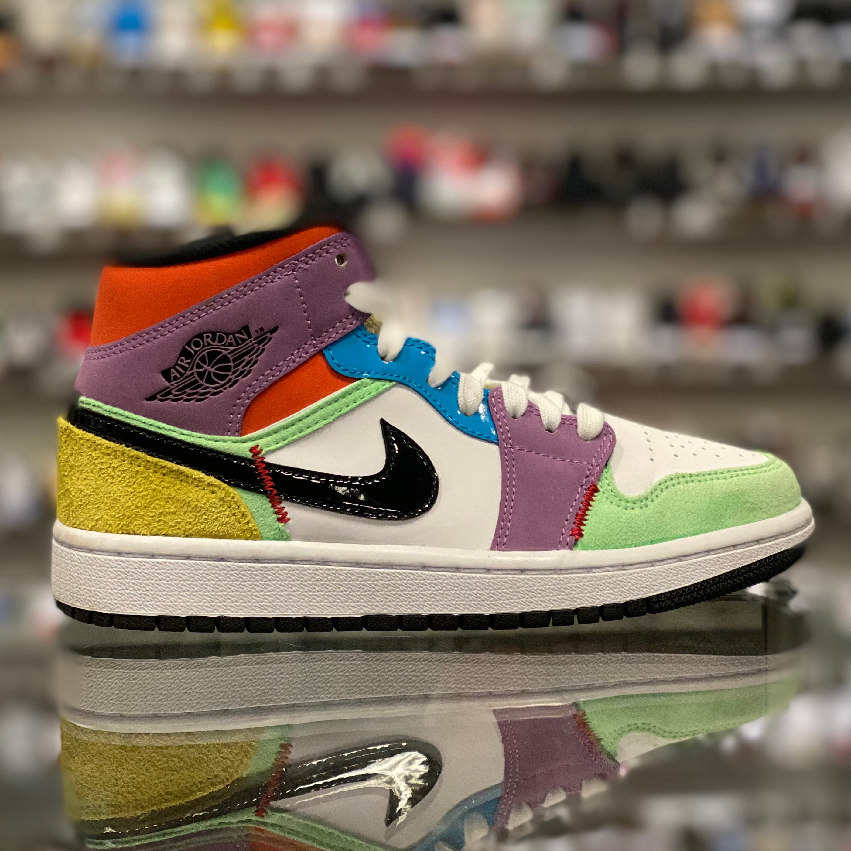 Air Jordan 1 Mid Retro “LightBulb”