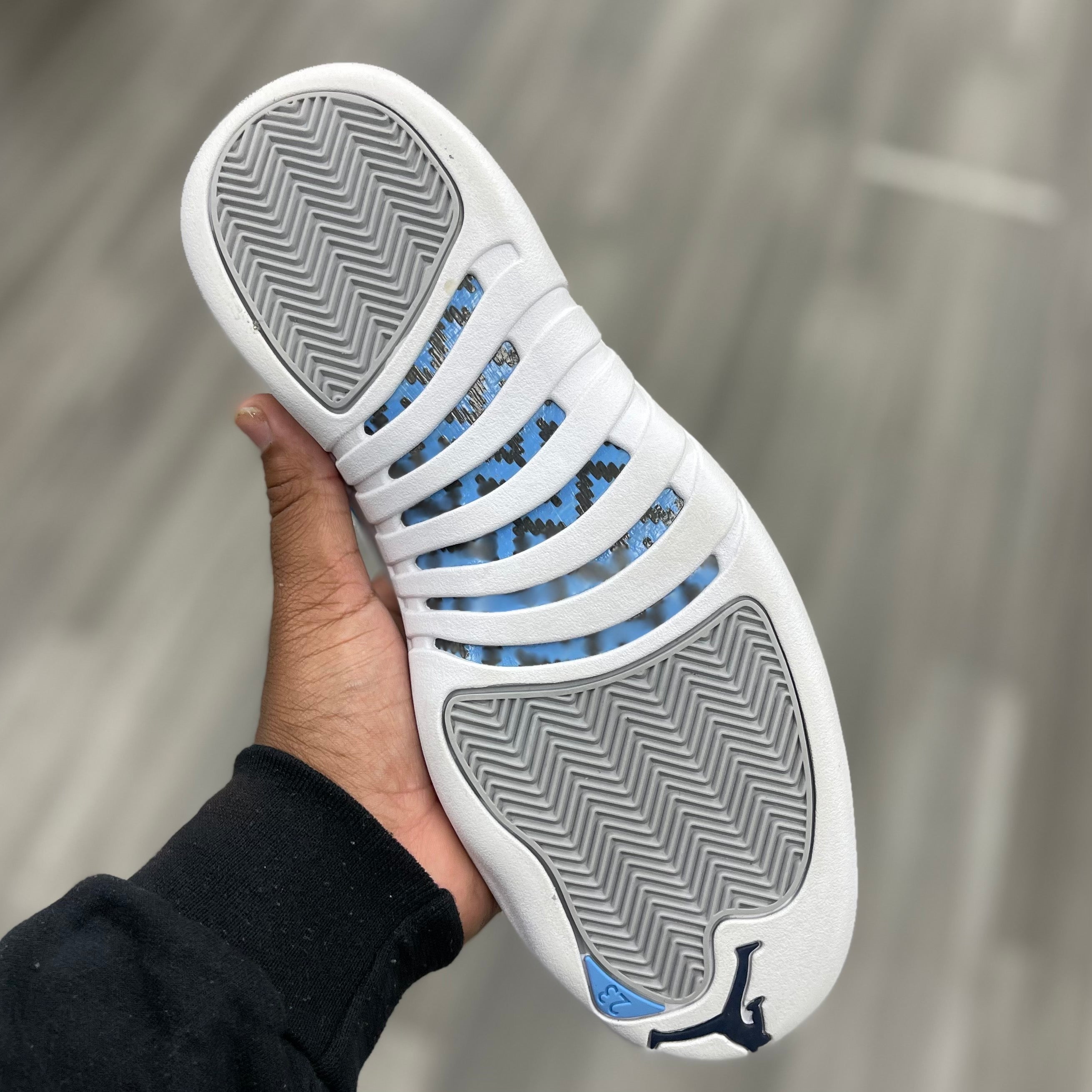 Air Jordan 12 Retro “Grey University Blue”