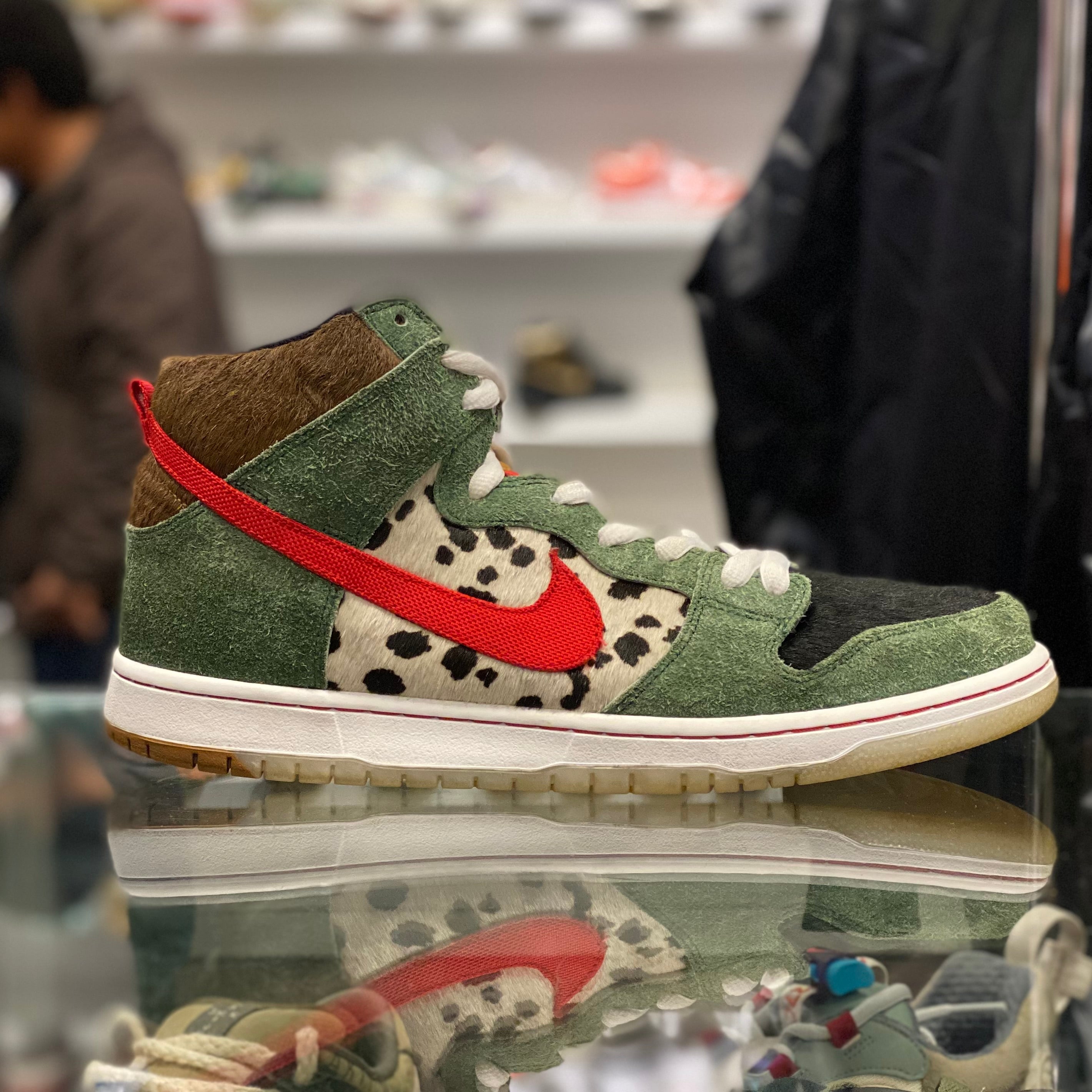 Nike SB Dunk High “Dog Walker”