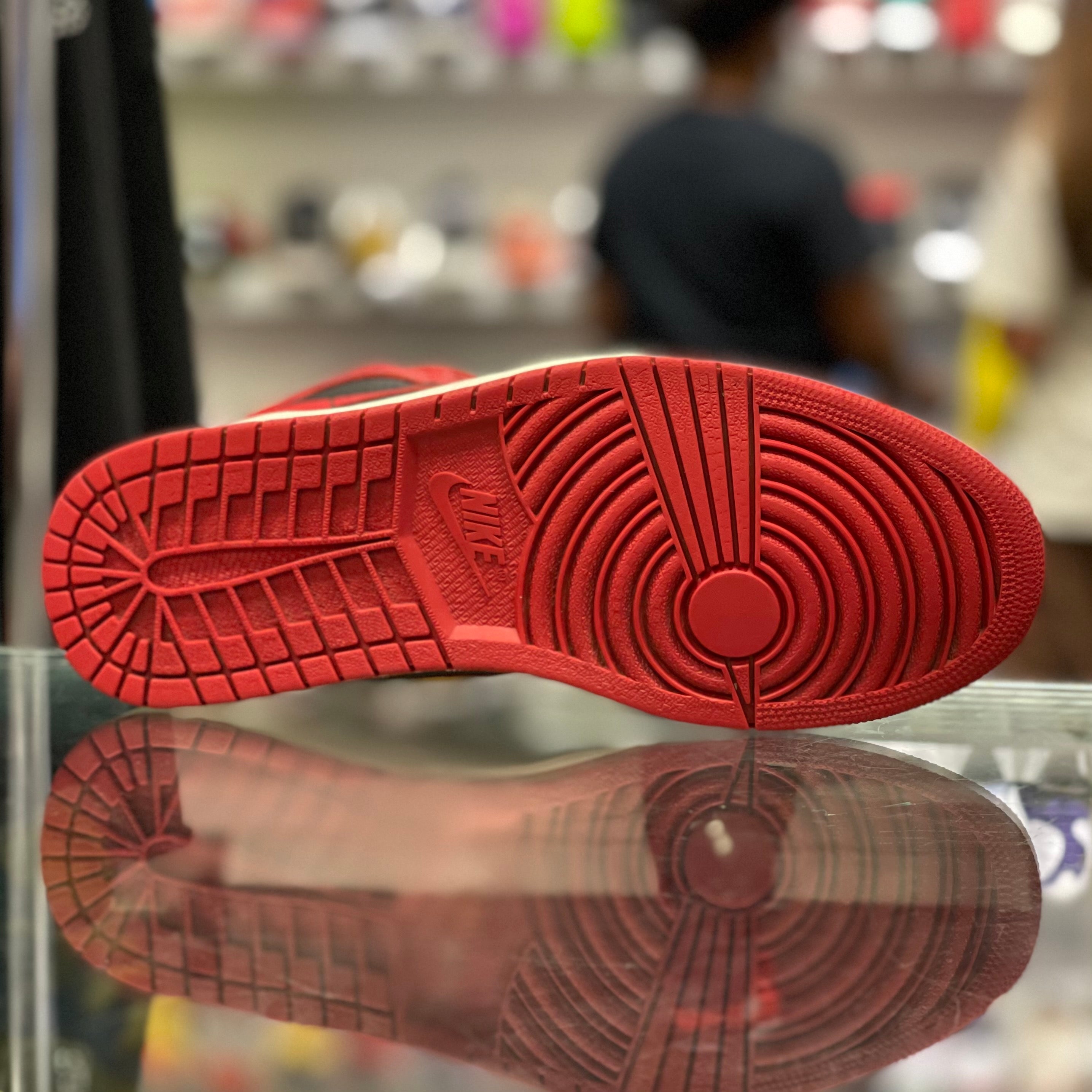 Air Jordan Retro 1 “2013 Bred”