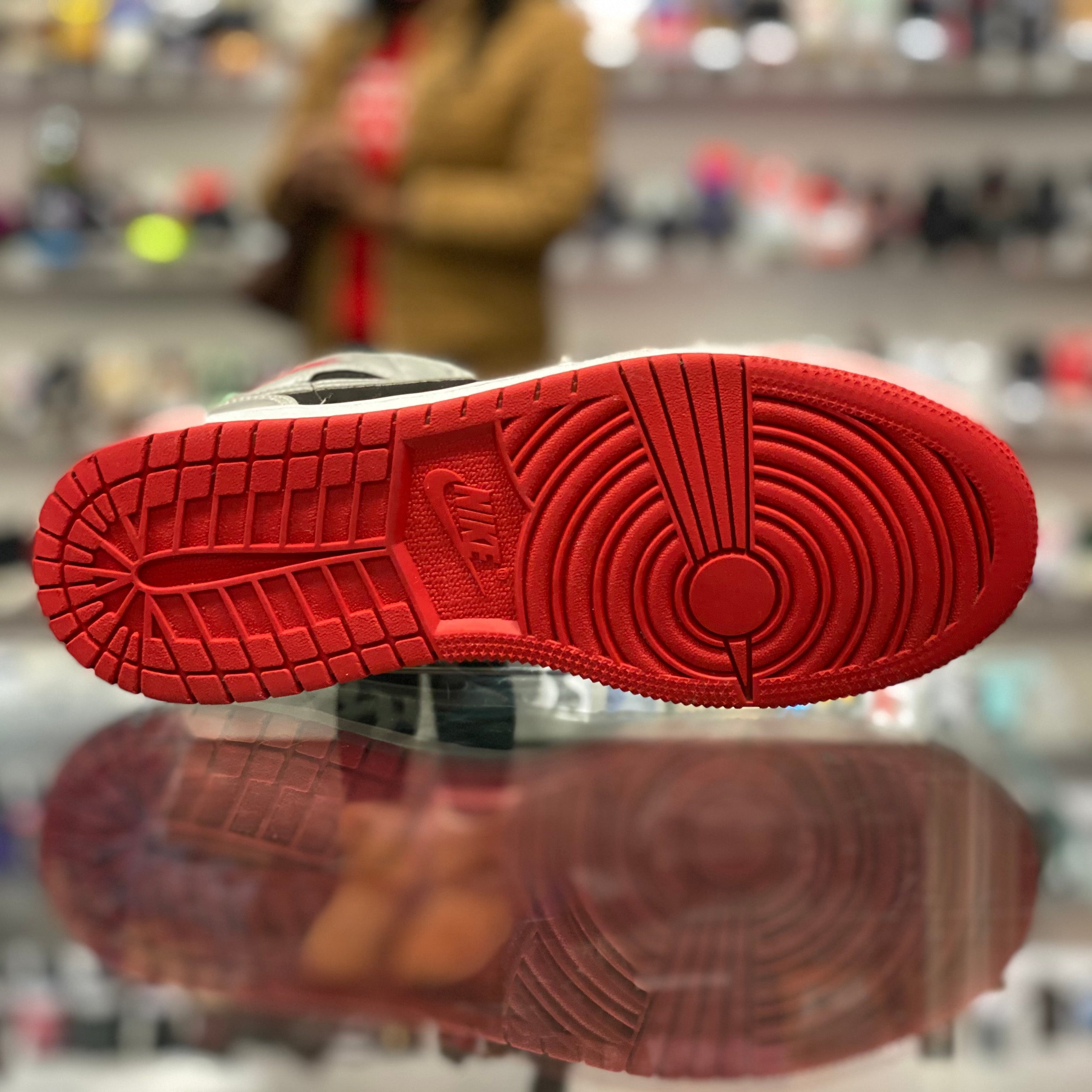 Air Jordan Retro 1 Mid “Black and Silver”