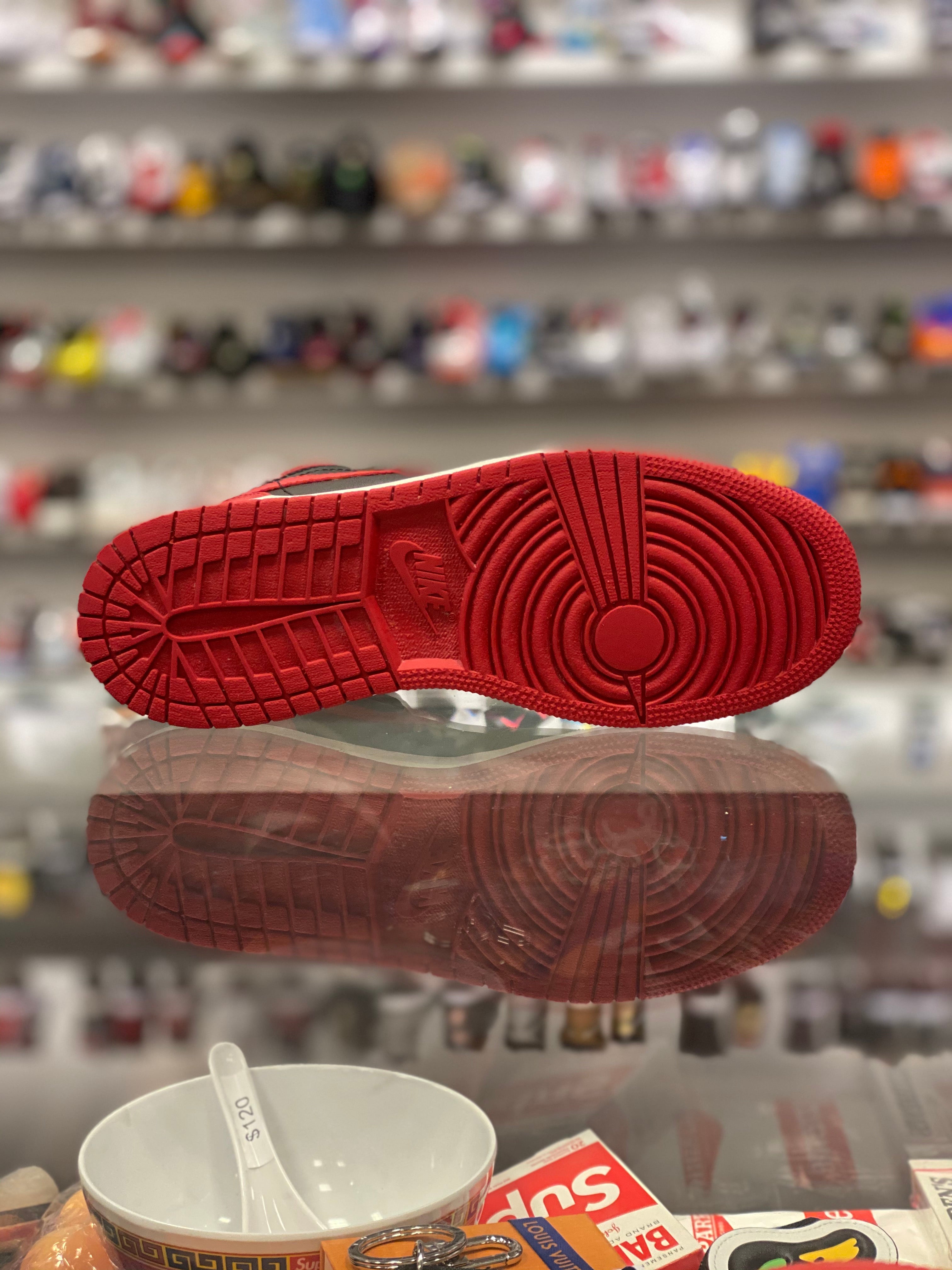 Air Jordan Retro 1 “2013 Bred”