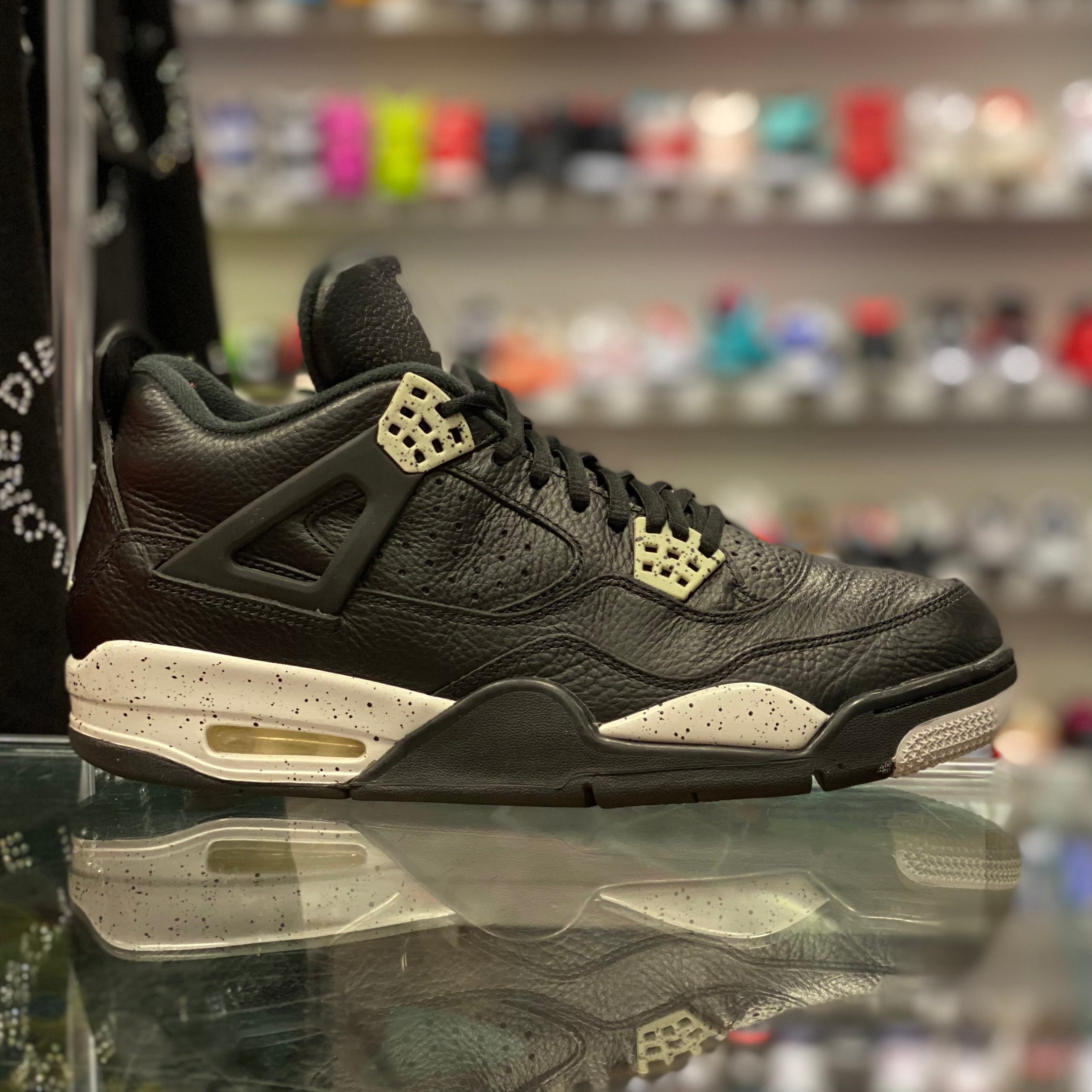Air Jordan 4 Retro “Oreo”