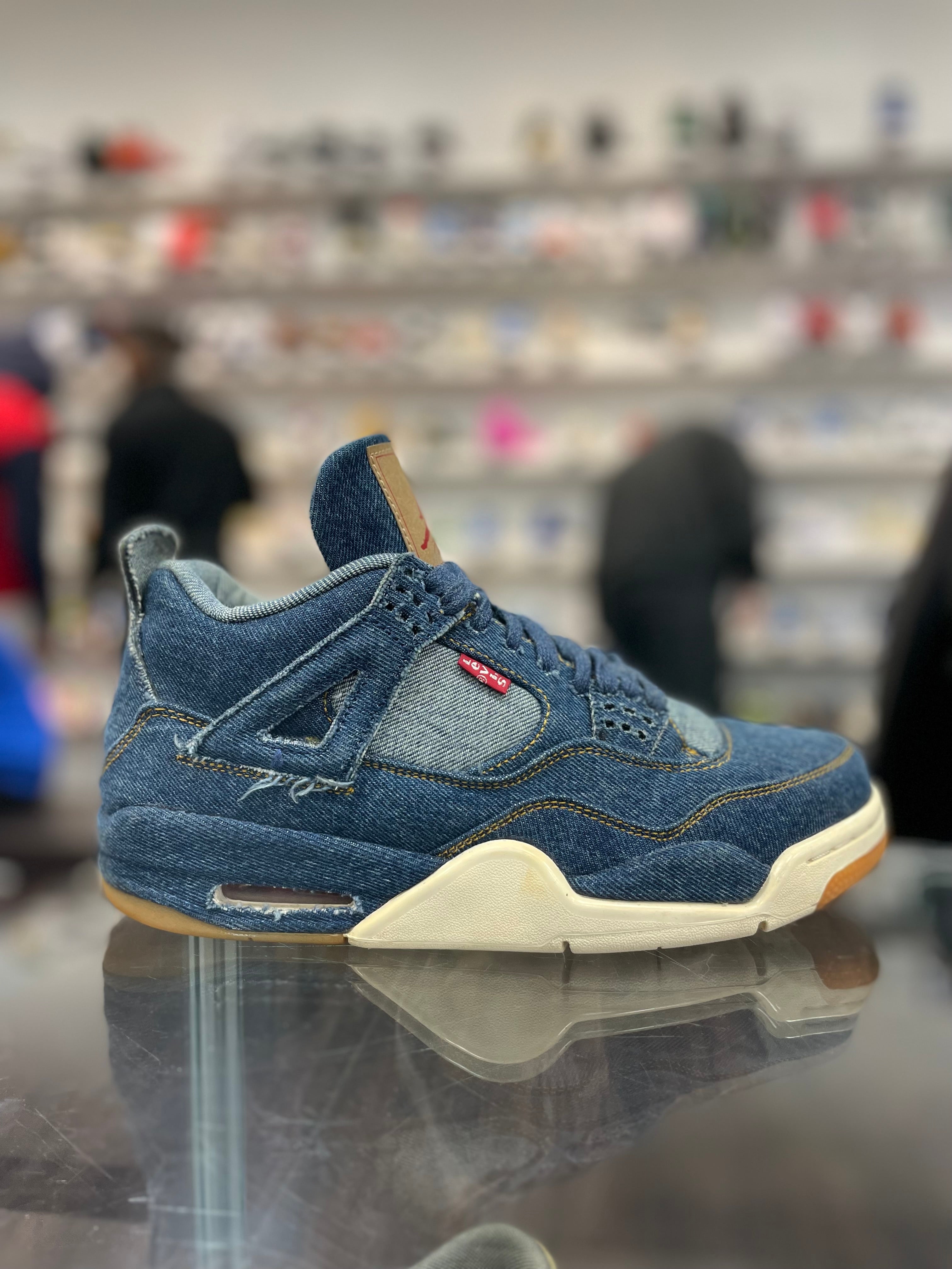Air Jordan 4 Retro “Levi’s Blue”