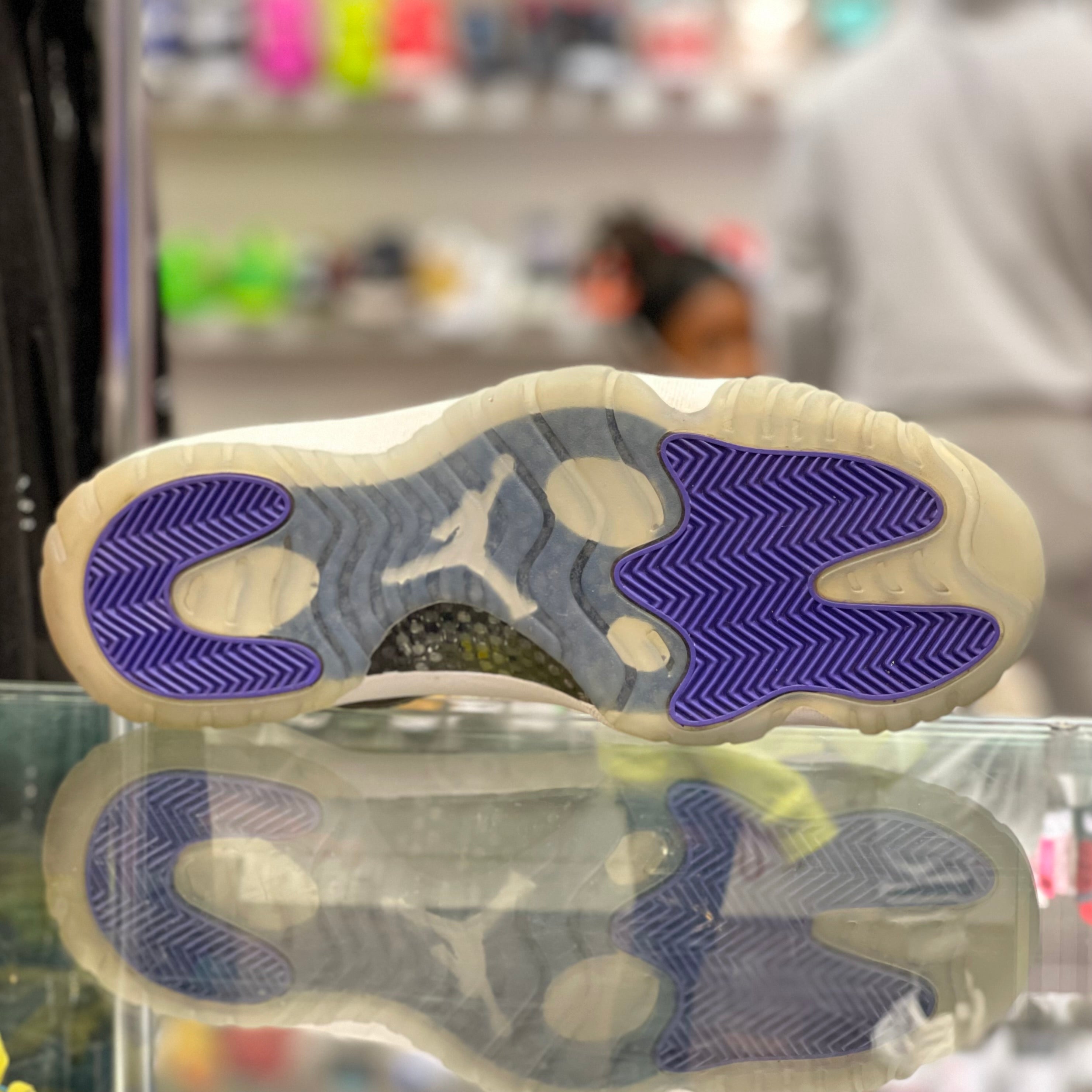 Air Jordan 11 Retro Low “Concord”