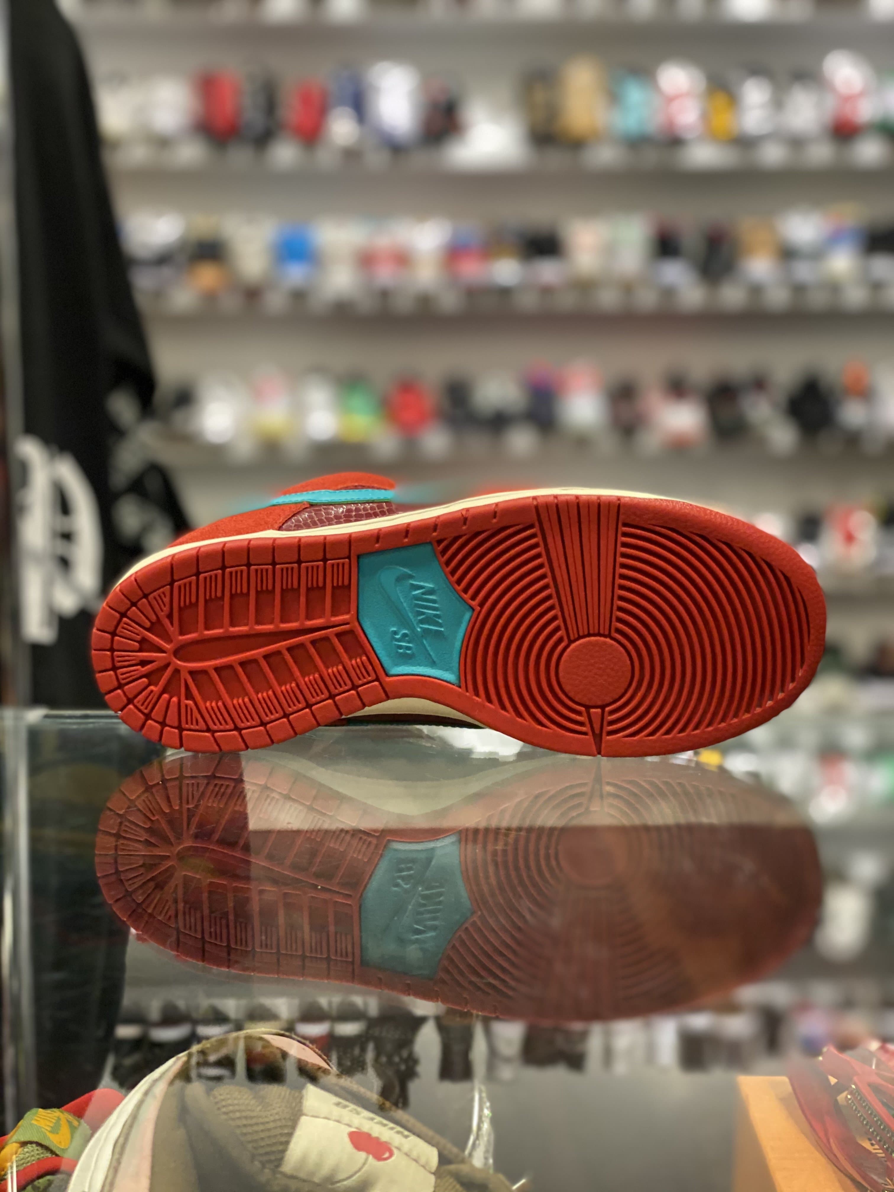 Nike Dunk Low “Brickhouse Turbo Green”