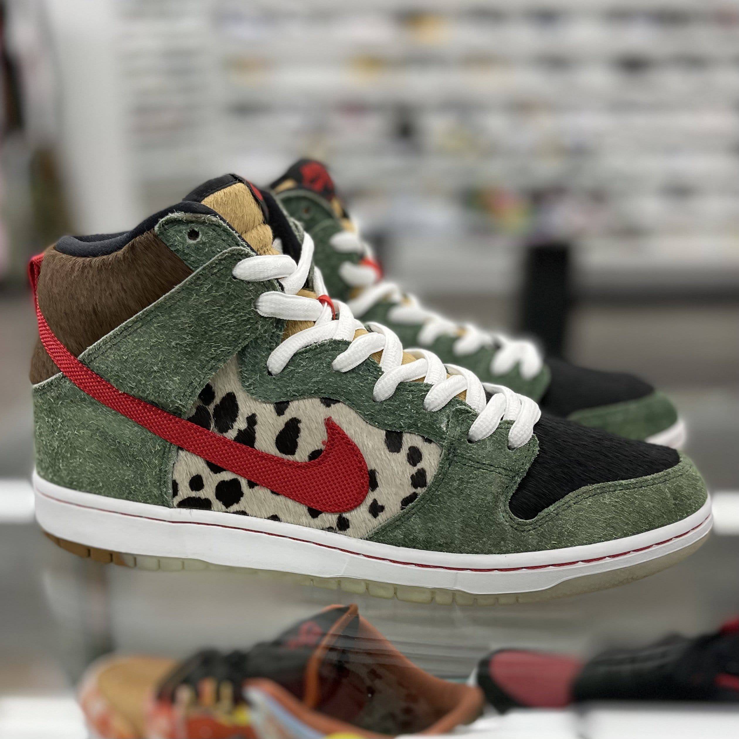 Nike SB Dunk High “Dog Walker”
