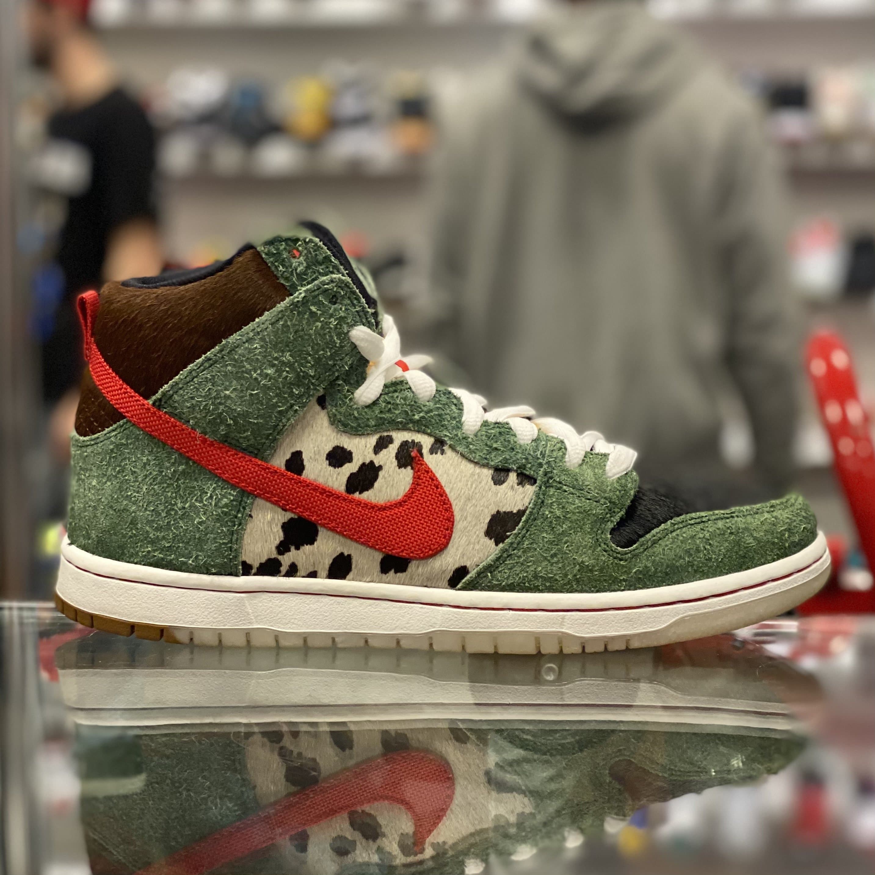 Nike SB Dunk High “Dog Walker”