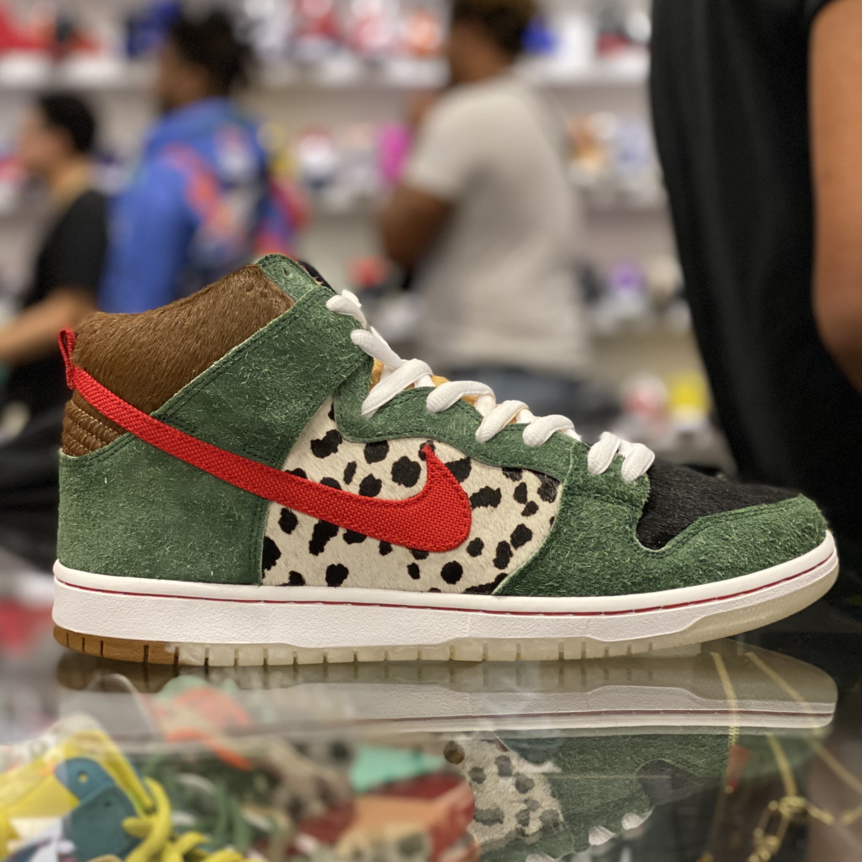 Nike SB Dunk High “Dog Walker”