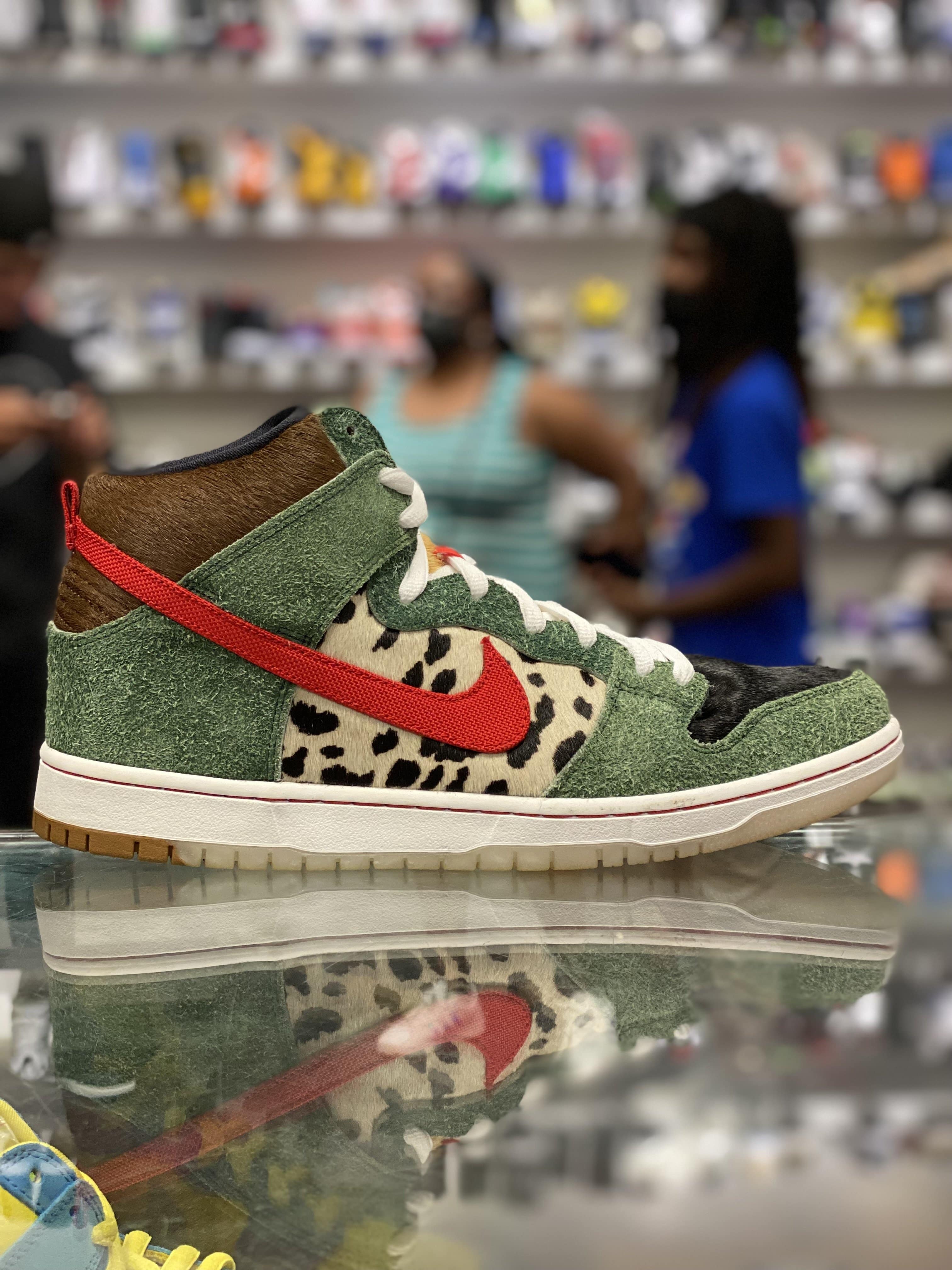 Nike SB Dunk High “Dog Walker”