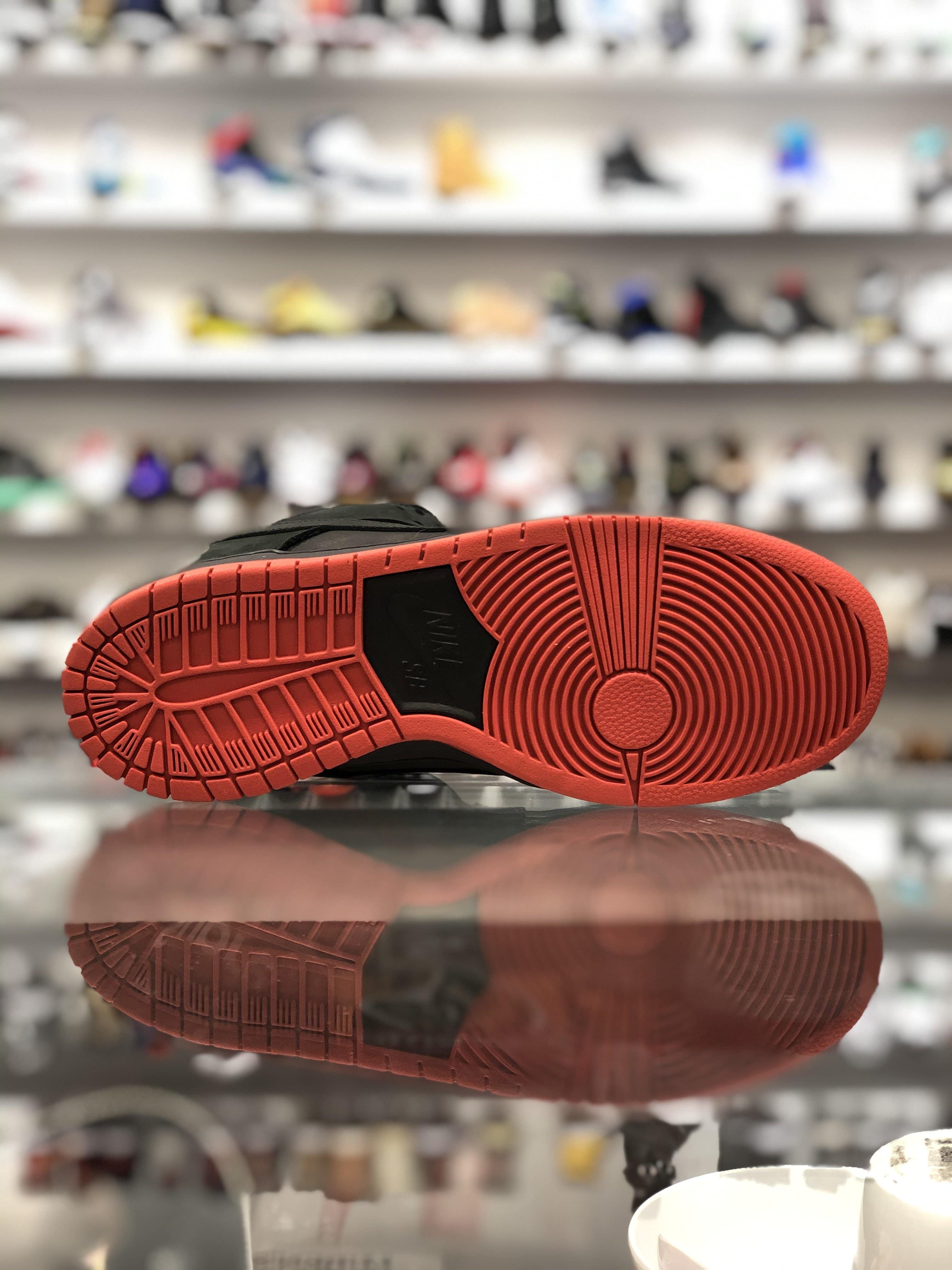 Nike SB Dunk Low “Black Pigeon”