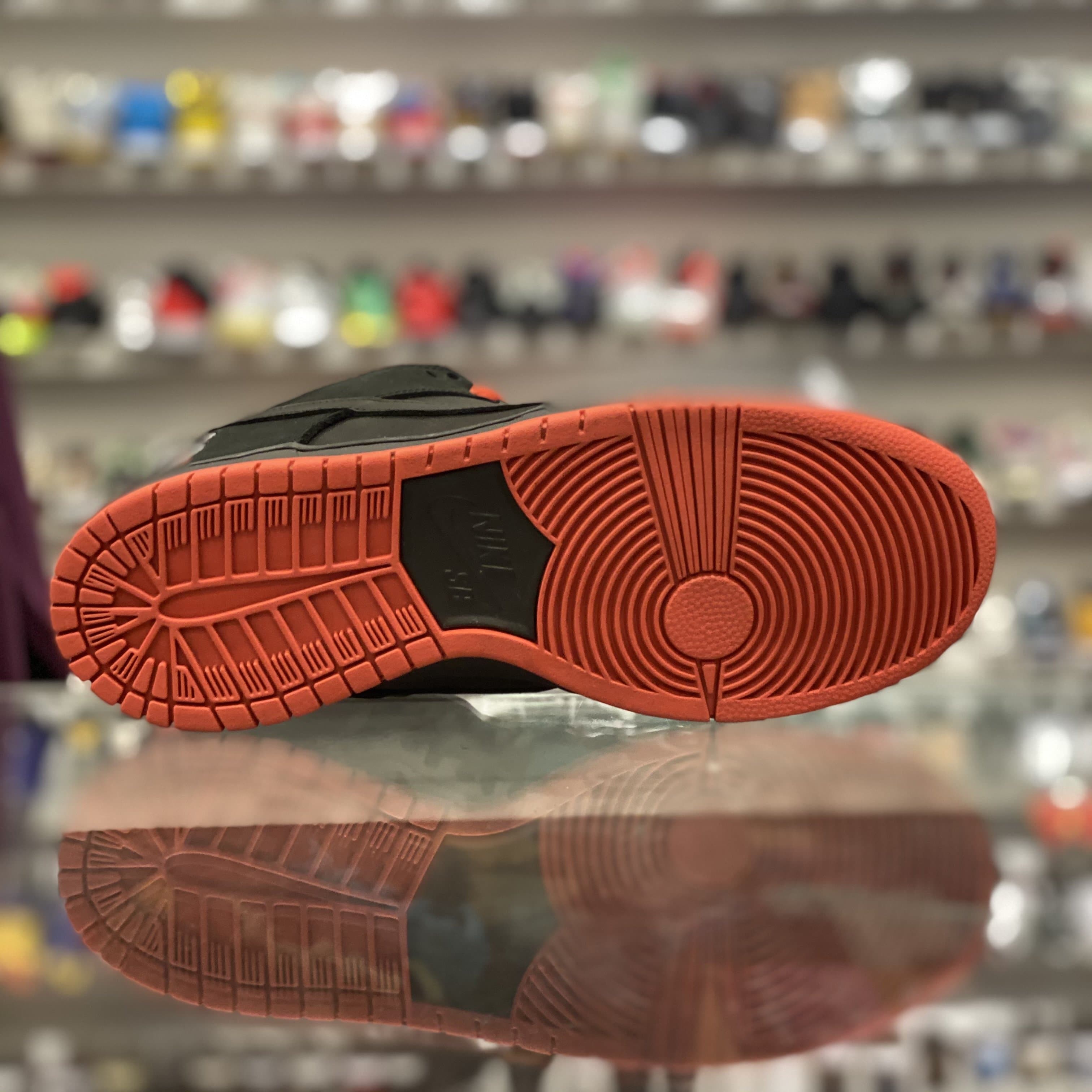 Nike SB Dunk Low “Black Pigeon”