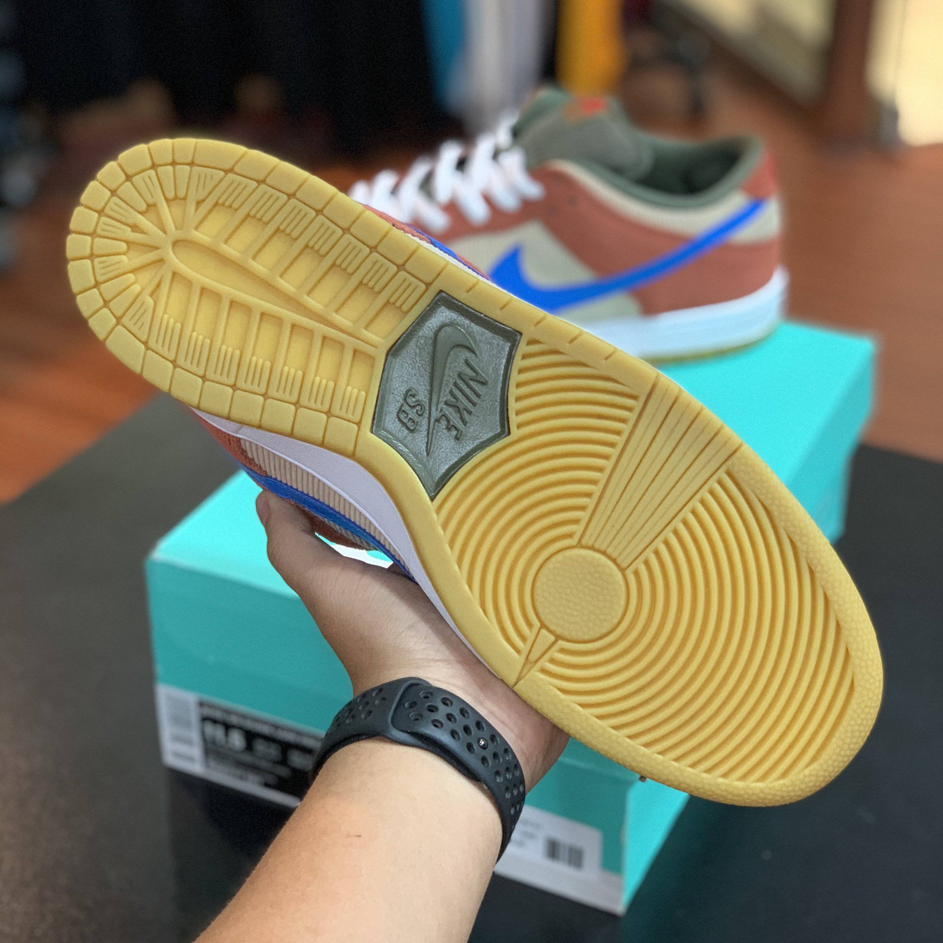 Nike SB Dunk Low “Corduroy Dusty Peach”