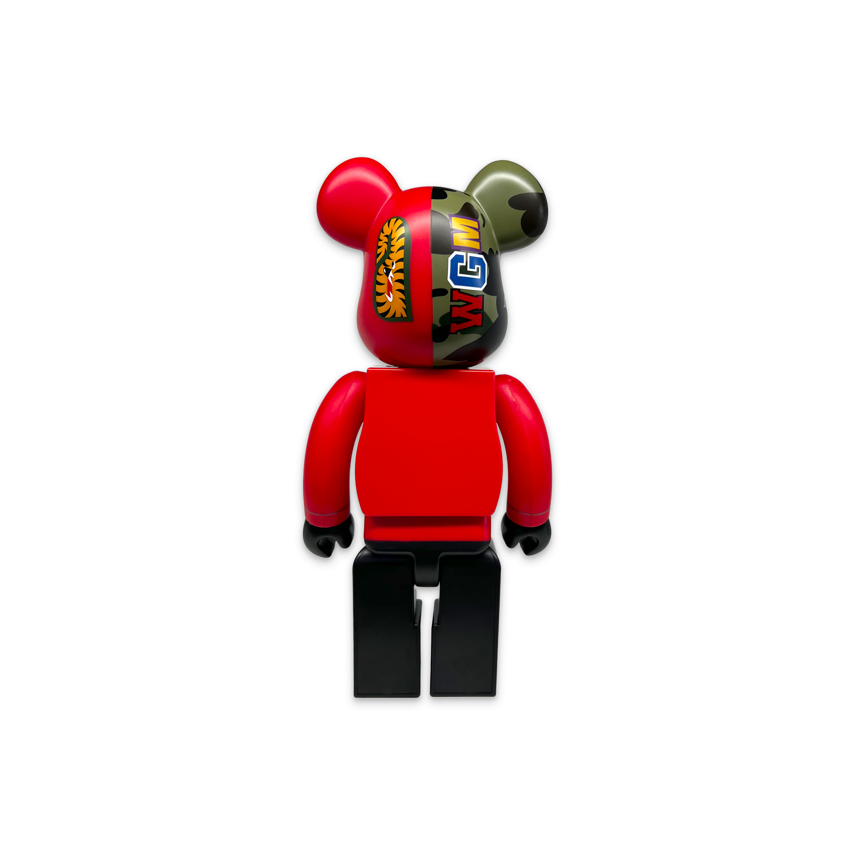 Medicom, Bearbrick  1st Camo Shark 400% "Red"