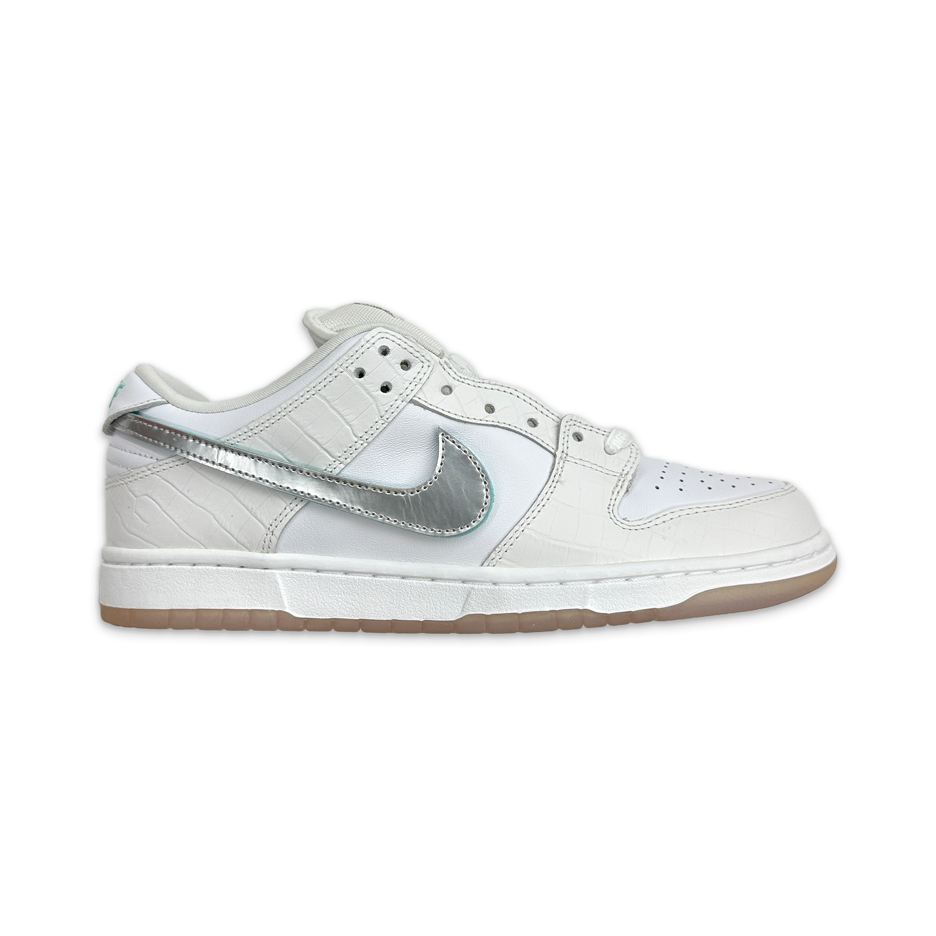 SB Dunk Low X Diamond Supply 