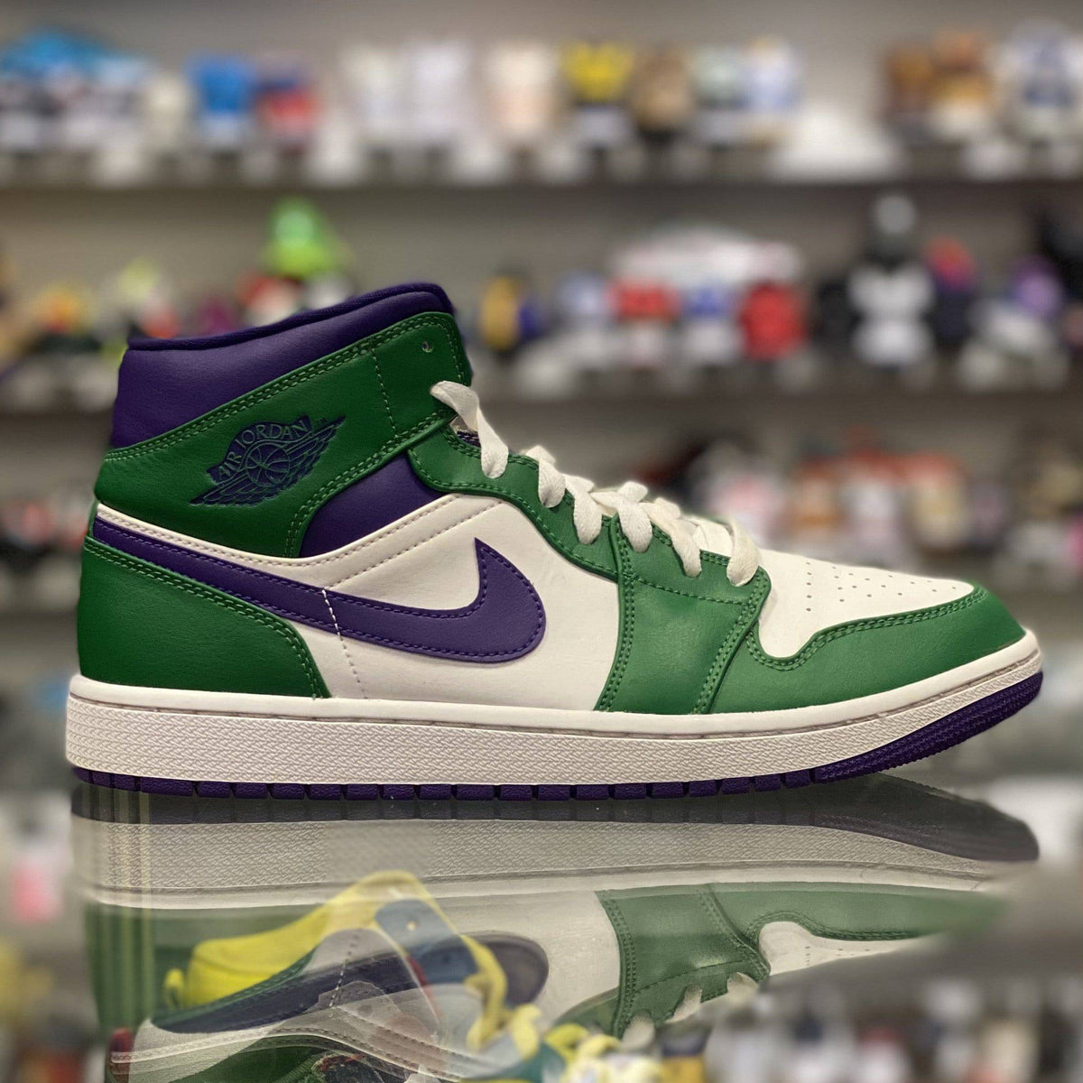 Vintage Air Jordan Mid 1 “Hulk” Green and Black Air Jordan Sneakers 2013 Air Jordan 1 Mid  main image 4