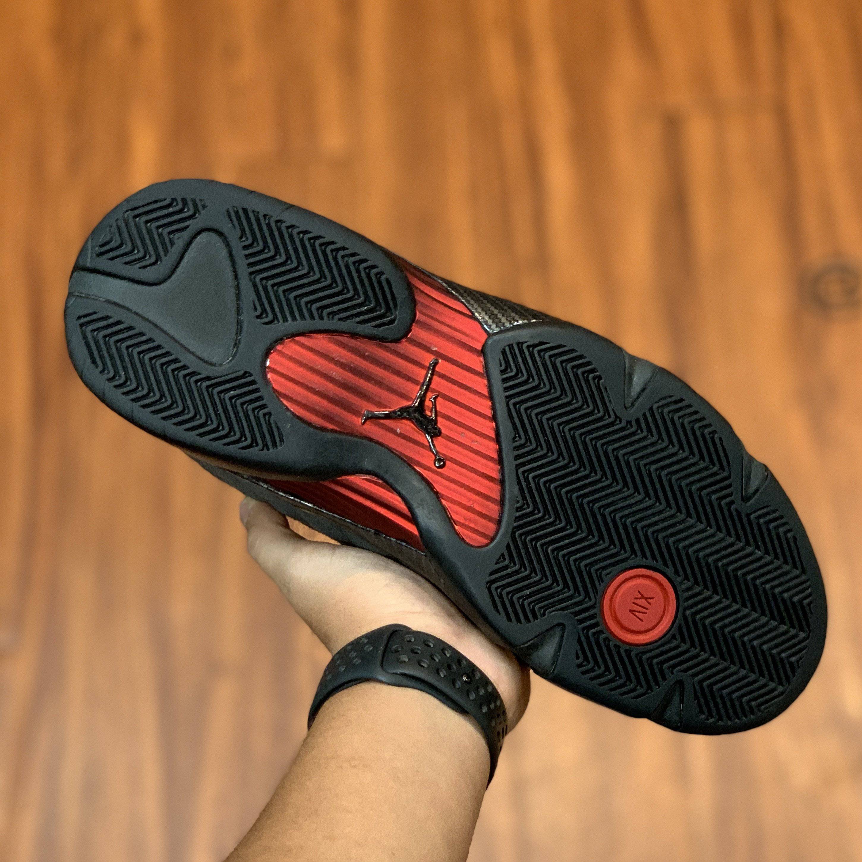 black anthracite jordan 14