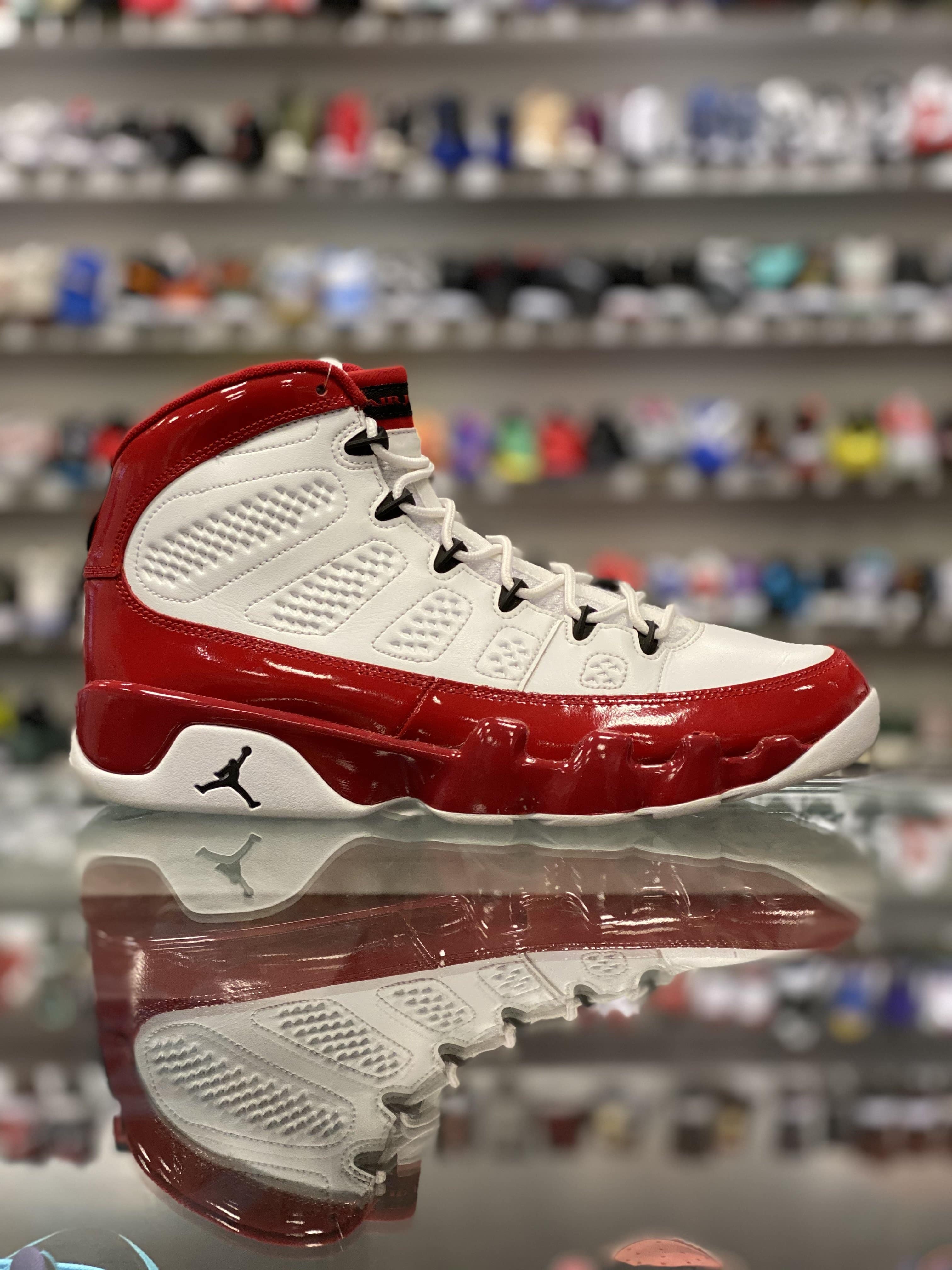 Air Jordan Retro “White Gym Red”1