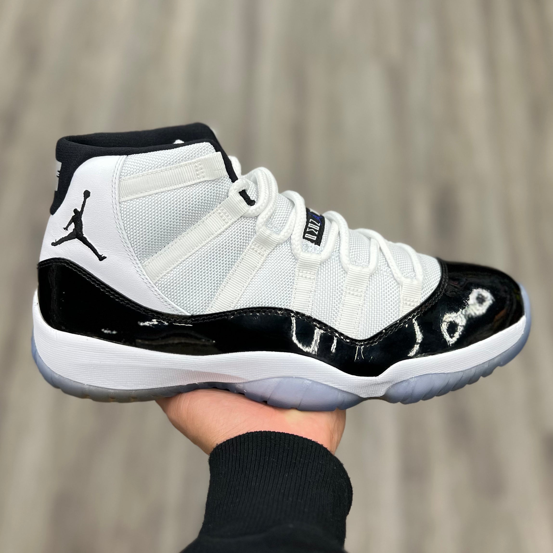 Air jordan 11 concord 2011 deals