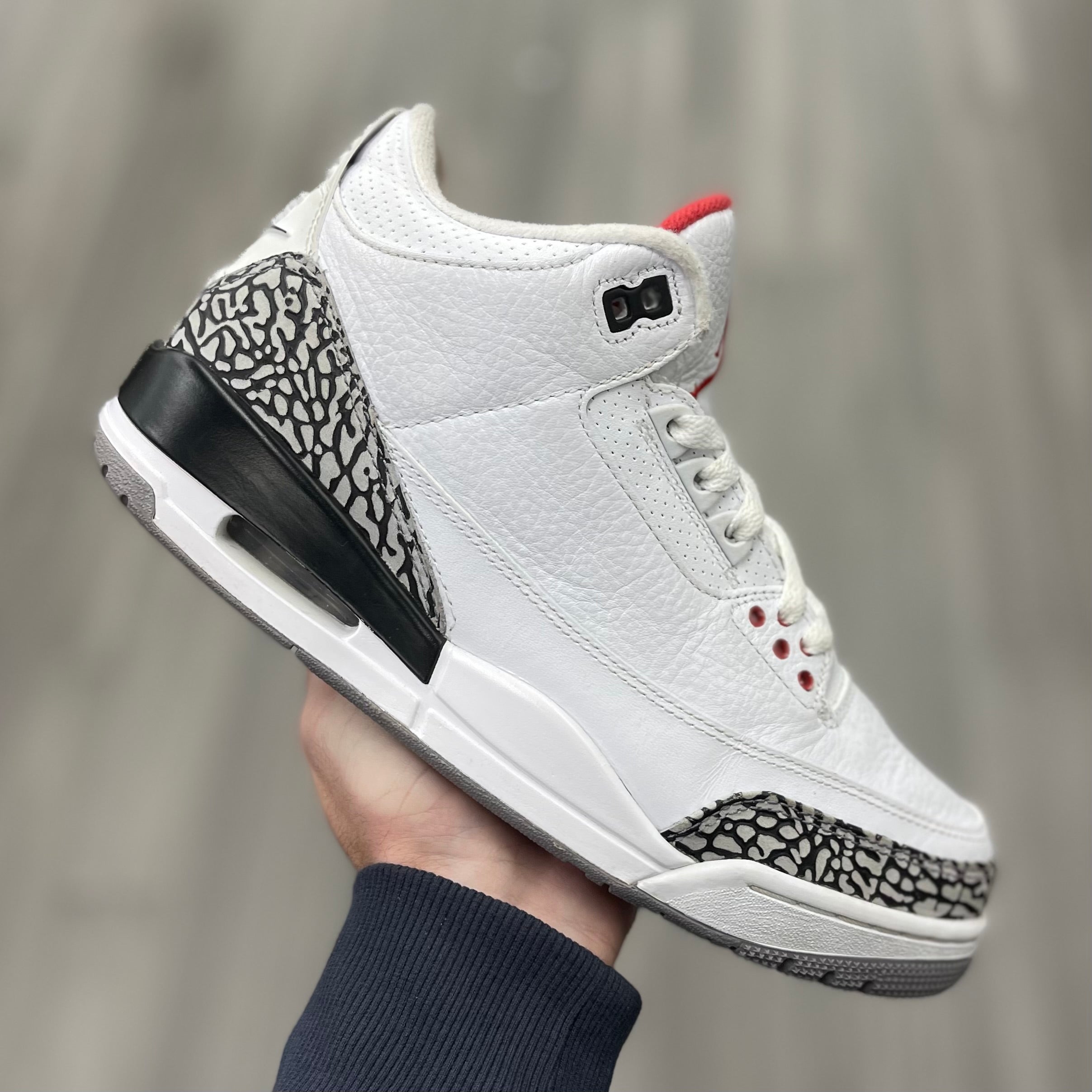 Jordan 3 white cement 2018 deals