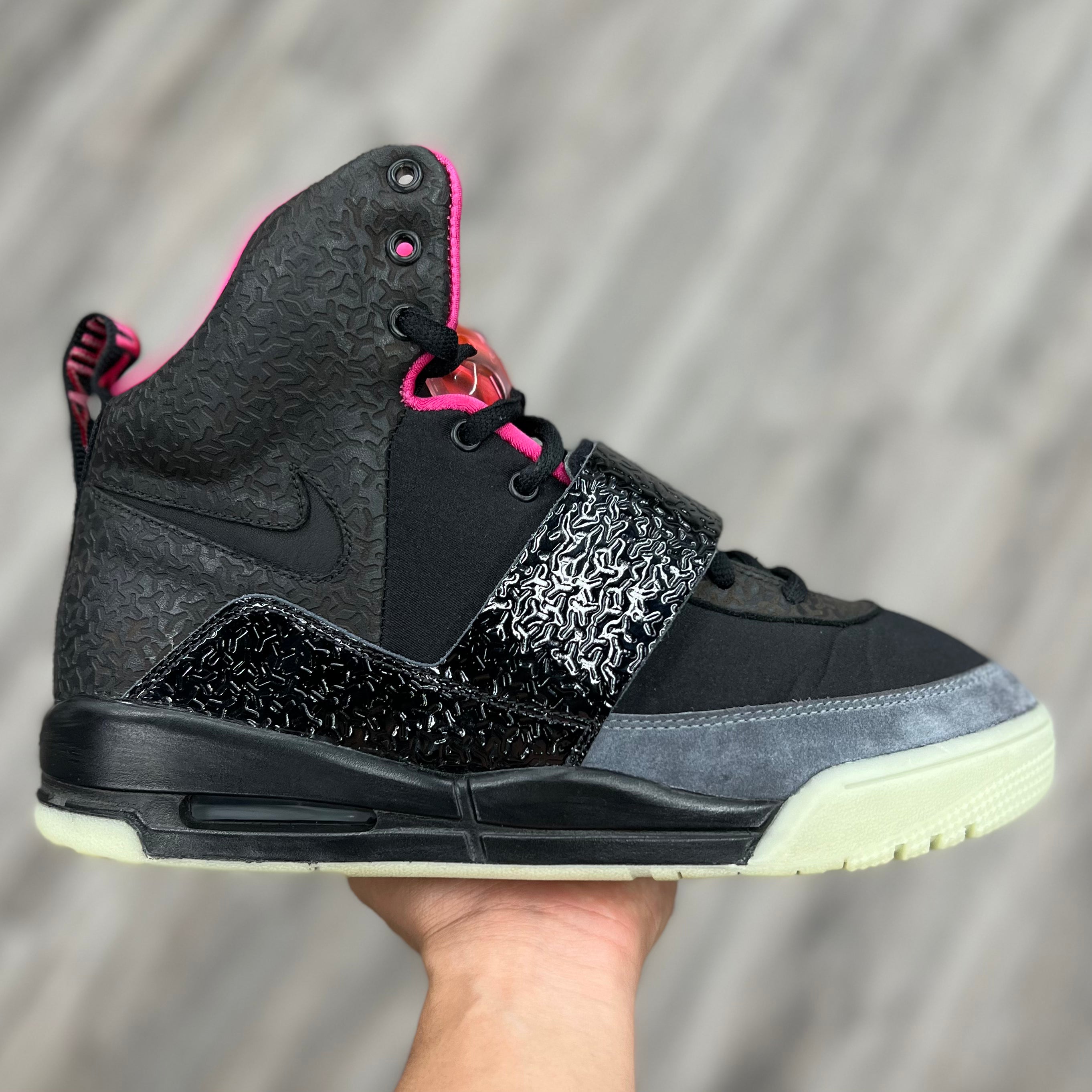 Nike Air Yeezy 1 Blink 8.5 Pre Owned