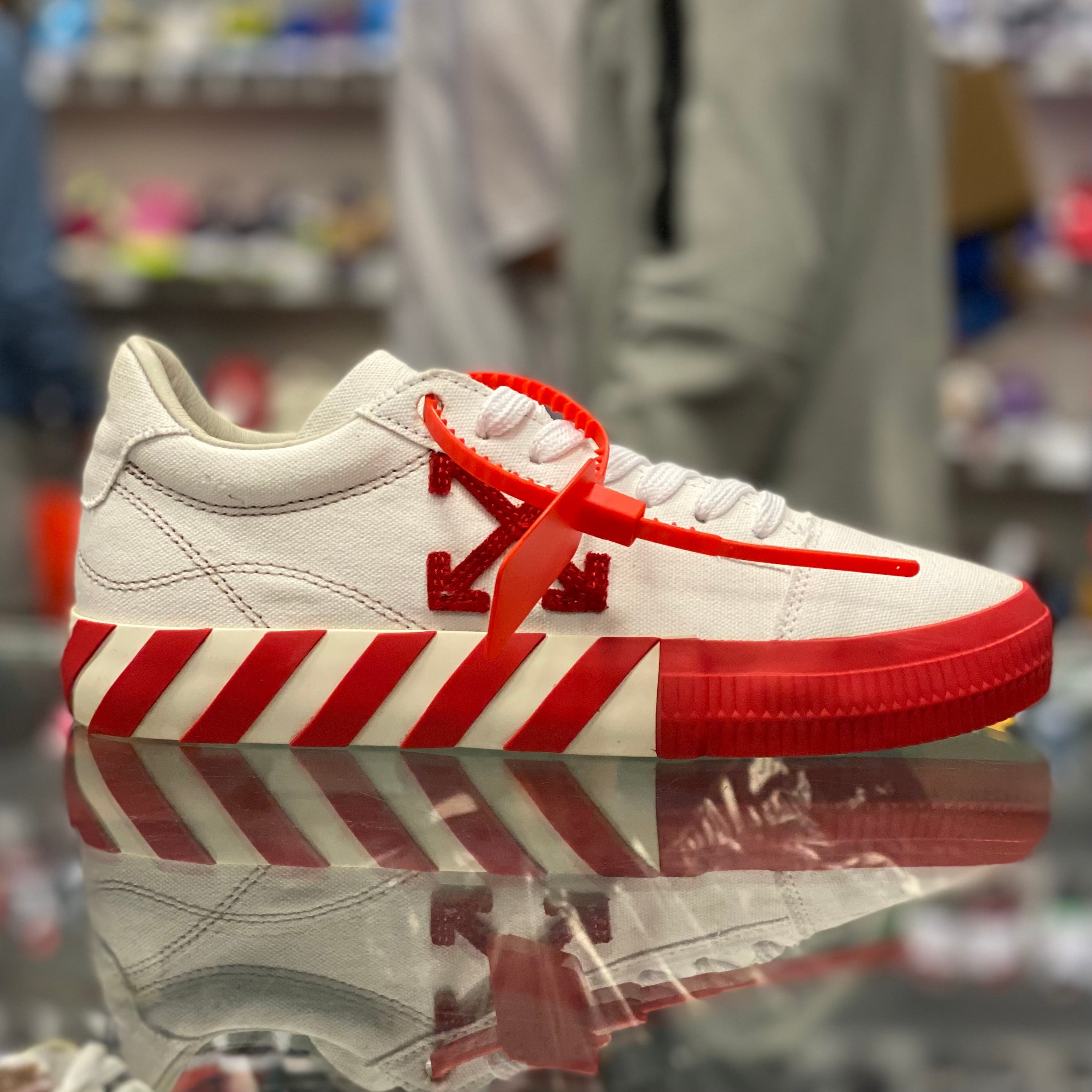 Off White Vulcanized Low “White Red”