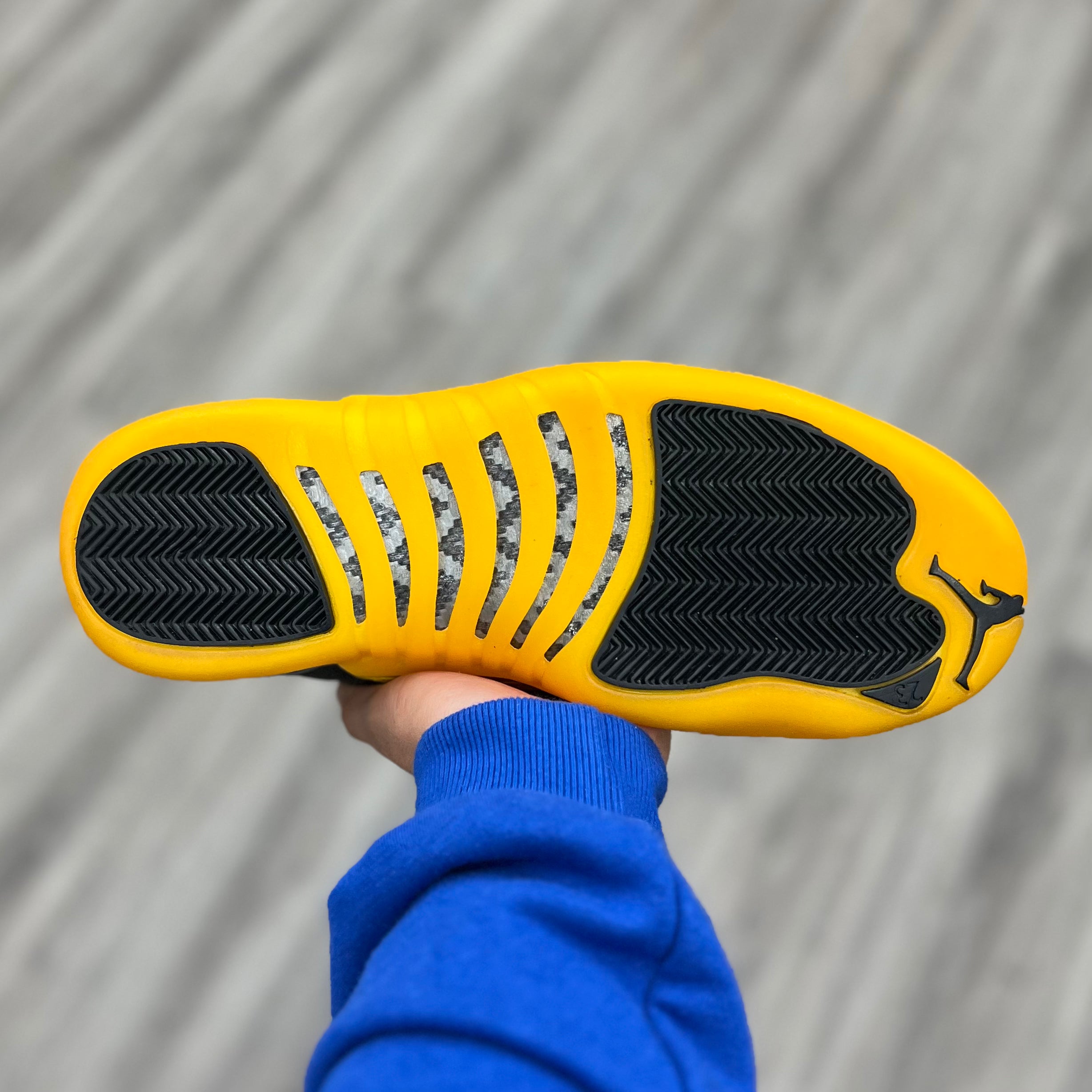 Jordan 12 university gold online