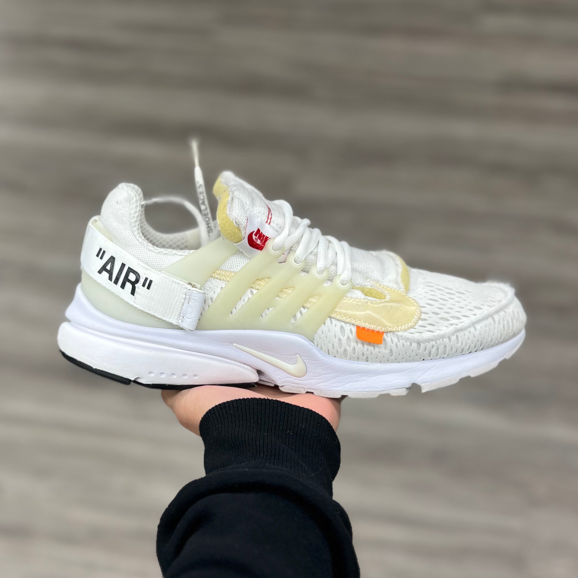 Nike white off presto online