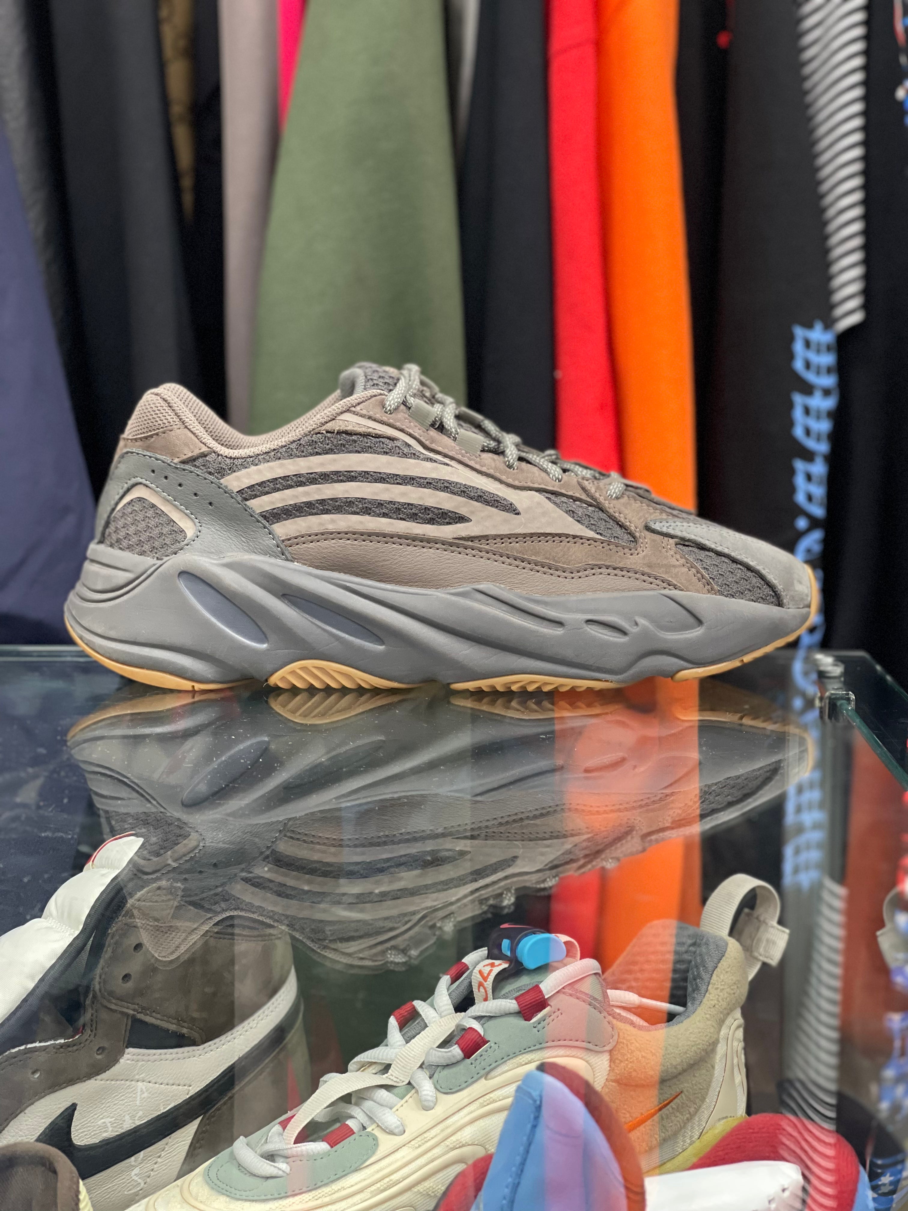 Boost 700 v2 geode shop