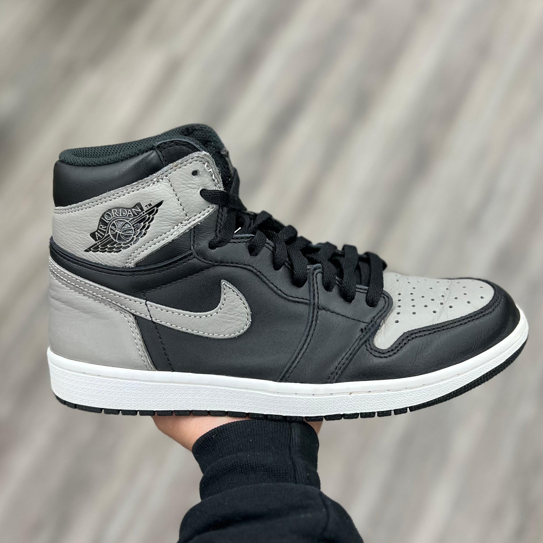 Air Jordan 1 Retro High OG Shadow 4.5Y