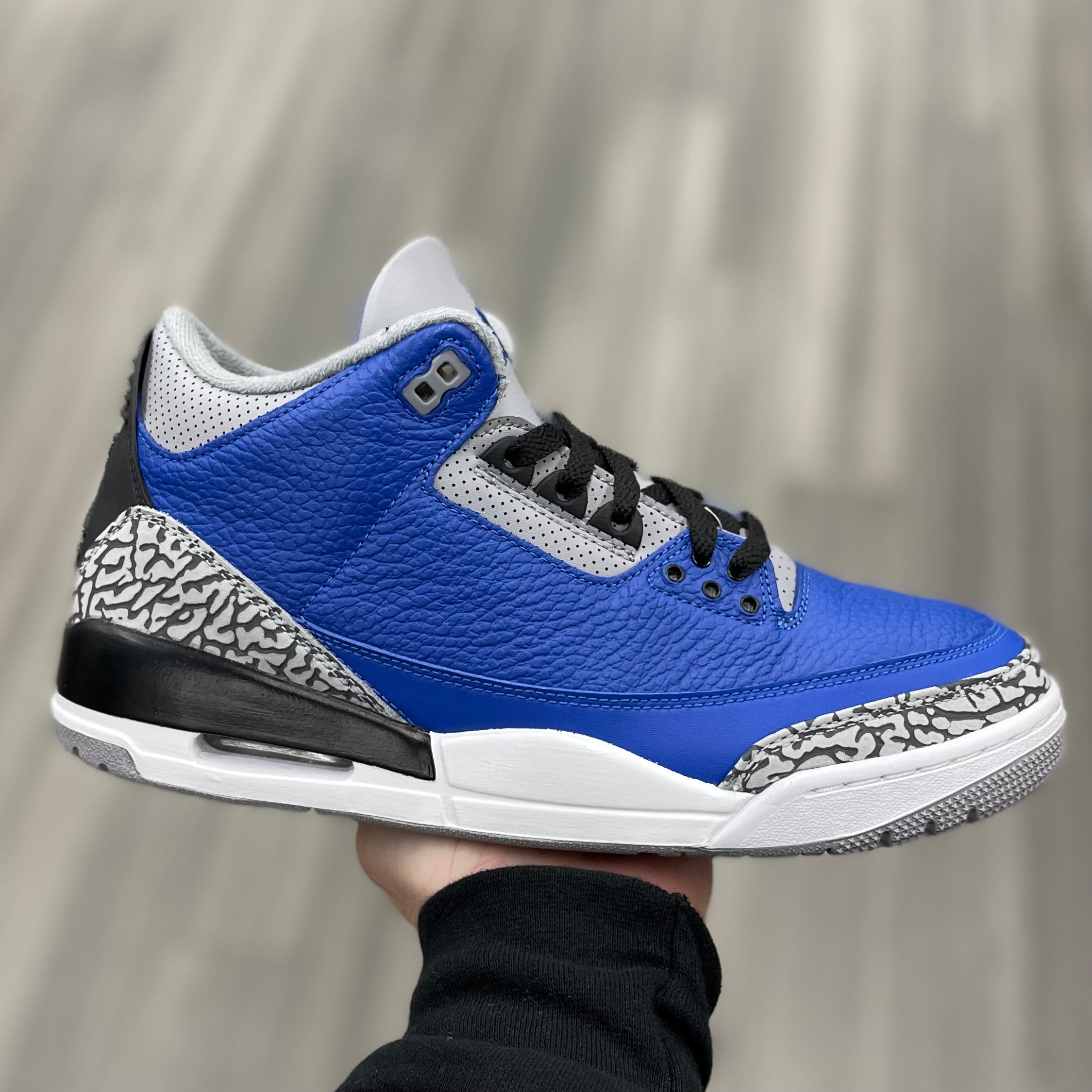 Air Jordan 3 Retro “Varsity Royal Cement”